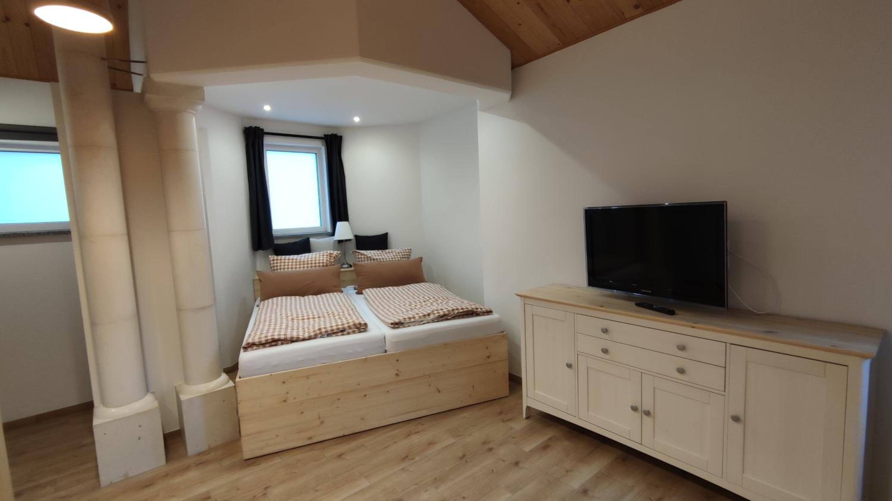 One-Bedroom House photo 1