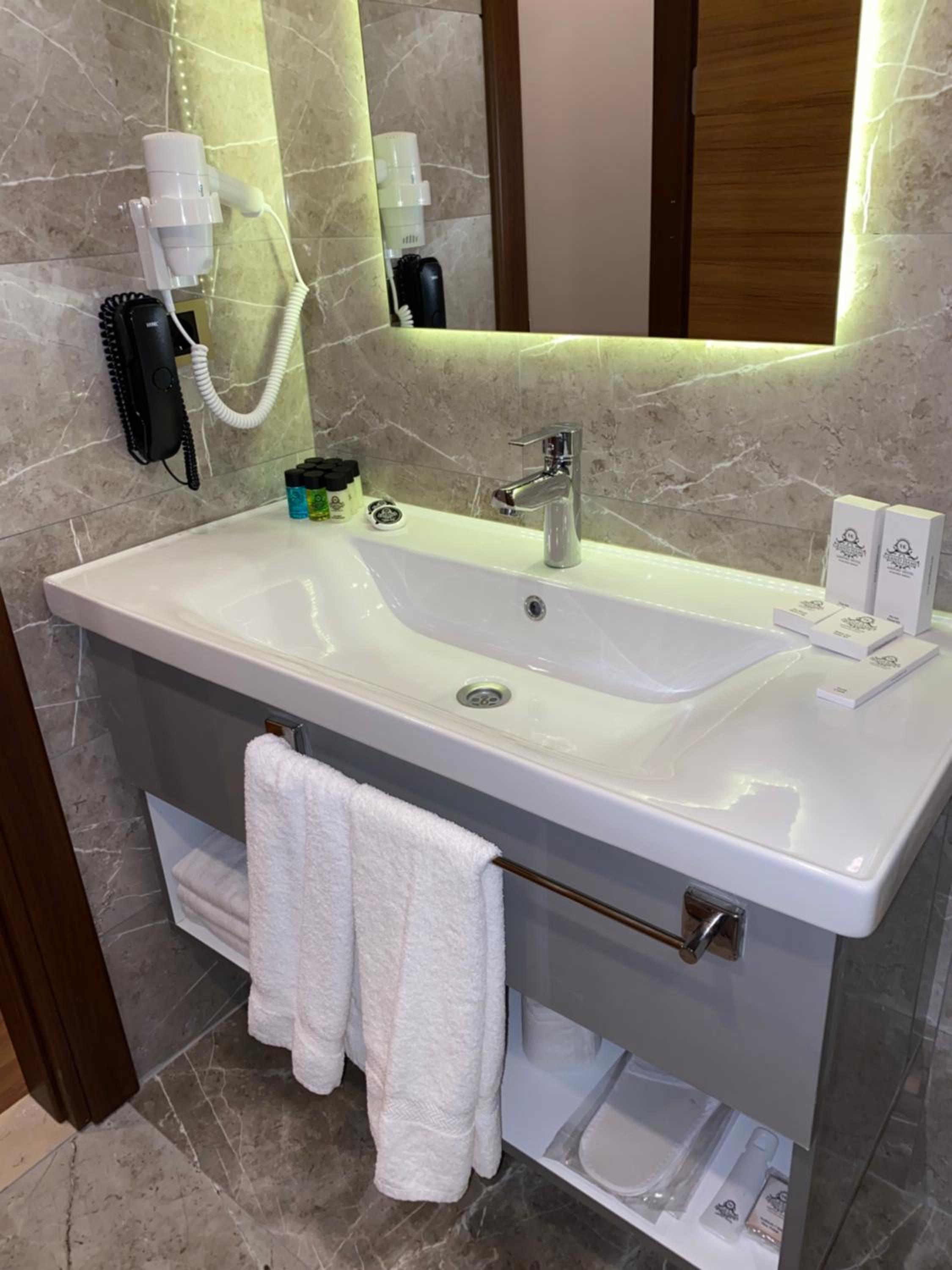 Deluxe Double Room photo 3