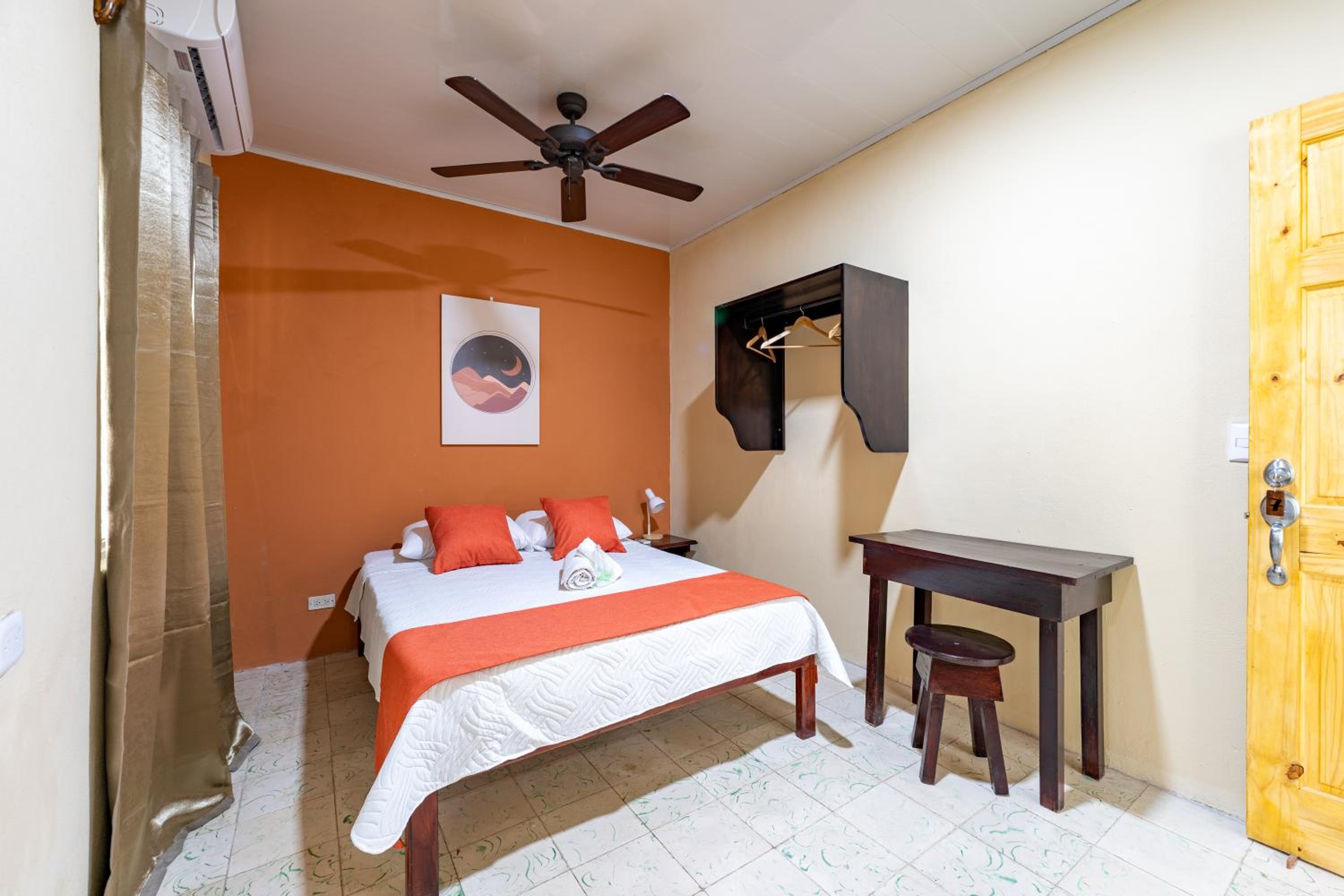 Double Room with Private Bathroom photo 3