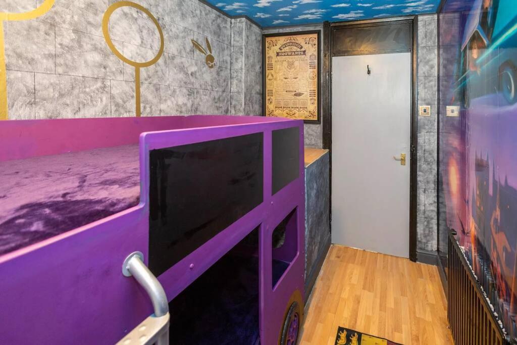 Three-Bedroom House photo 3
