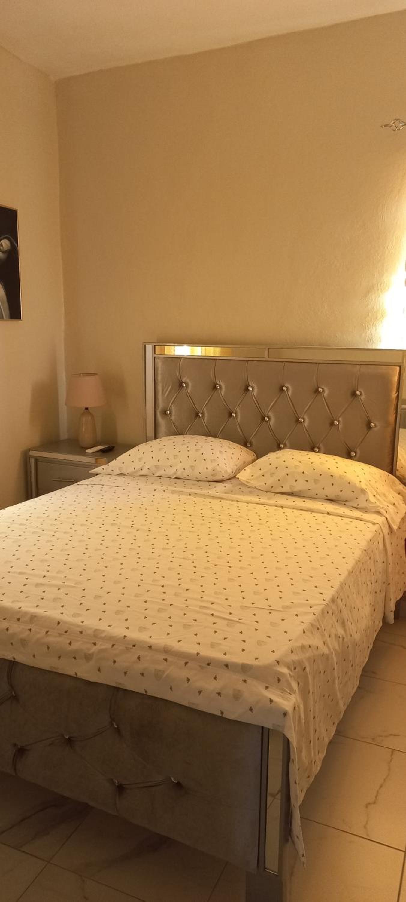 Standard Queen Room photo 2