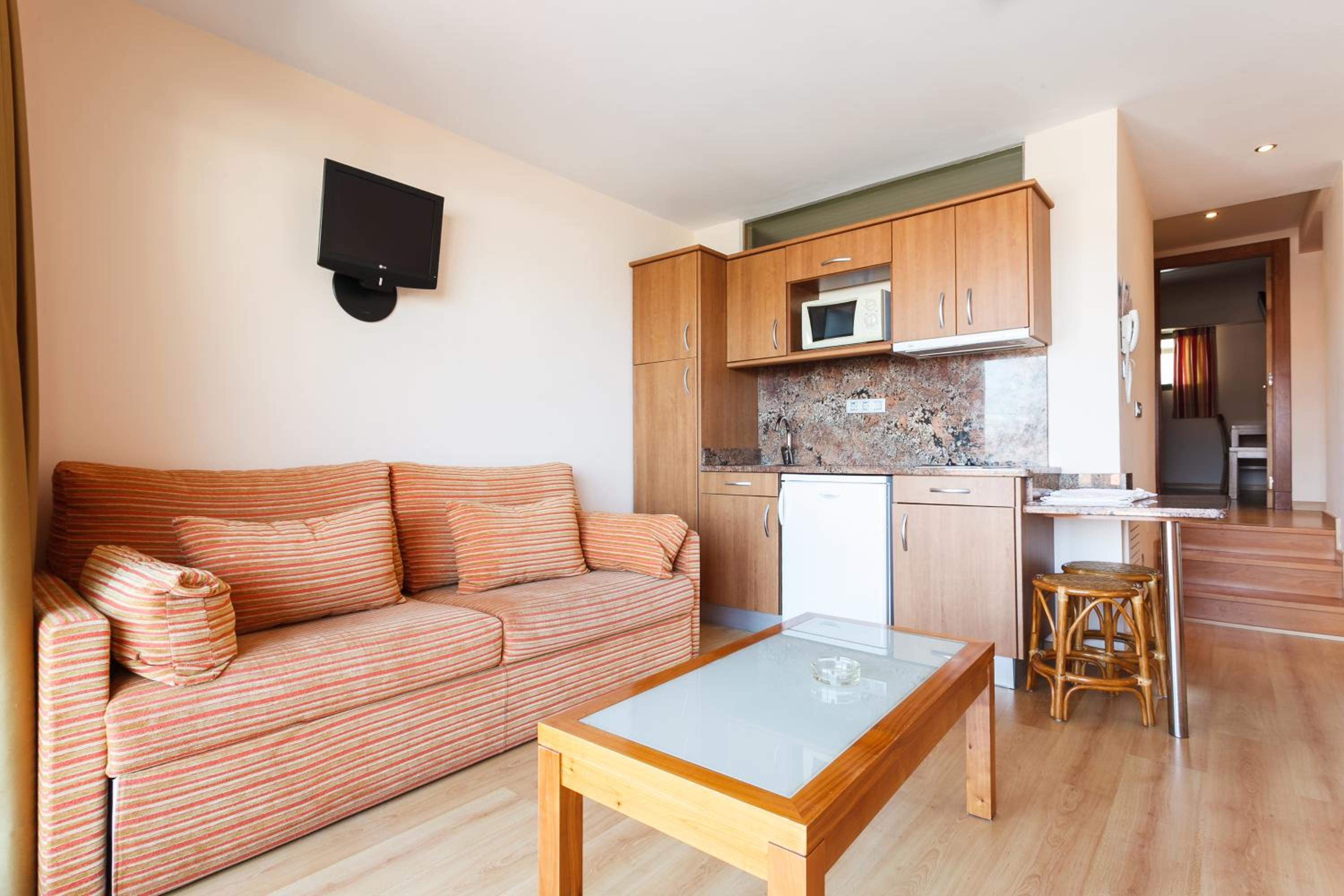 Apartamento Estándar de Una Habitación con Vista al Mar (1-4 Adultos)