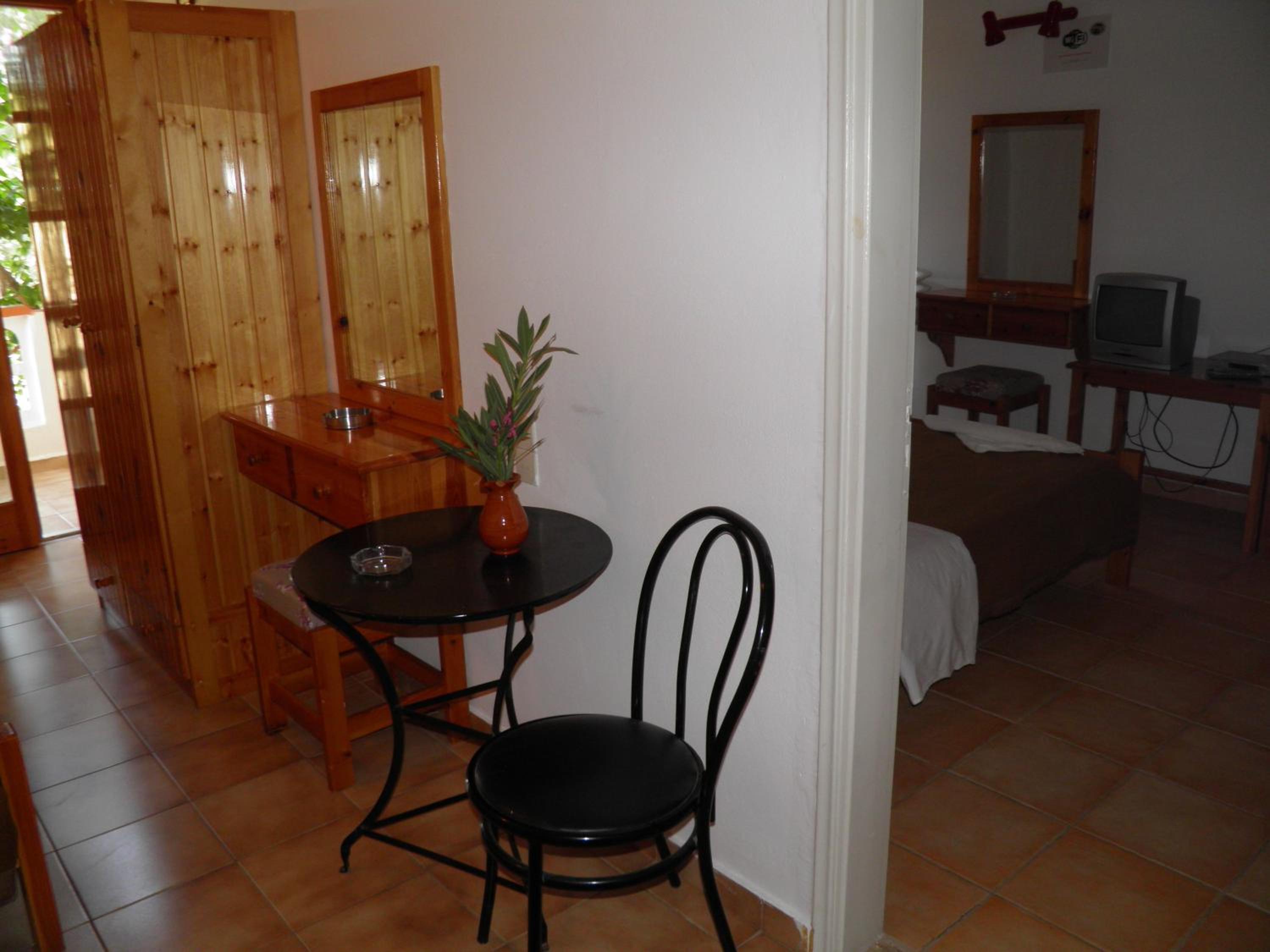 One-Bedroom Apartment - Photo 22