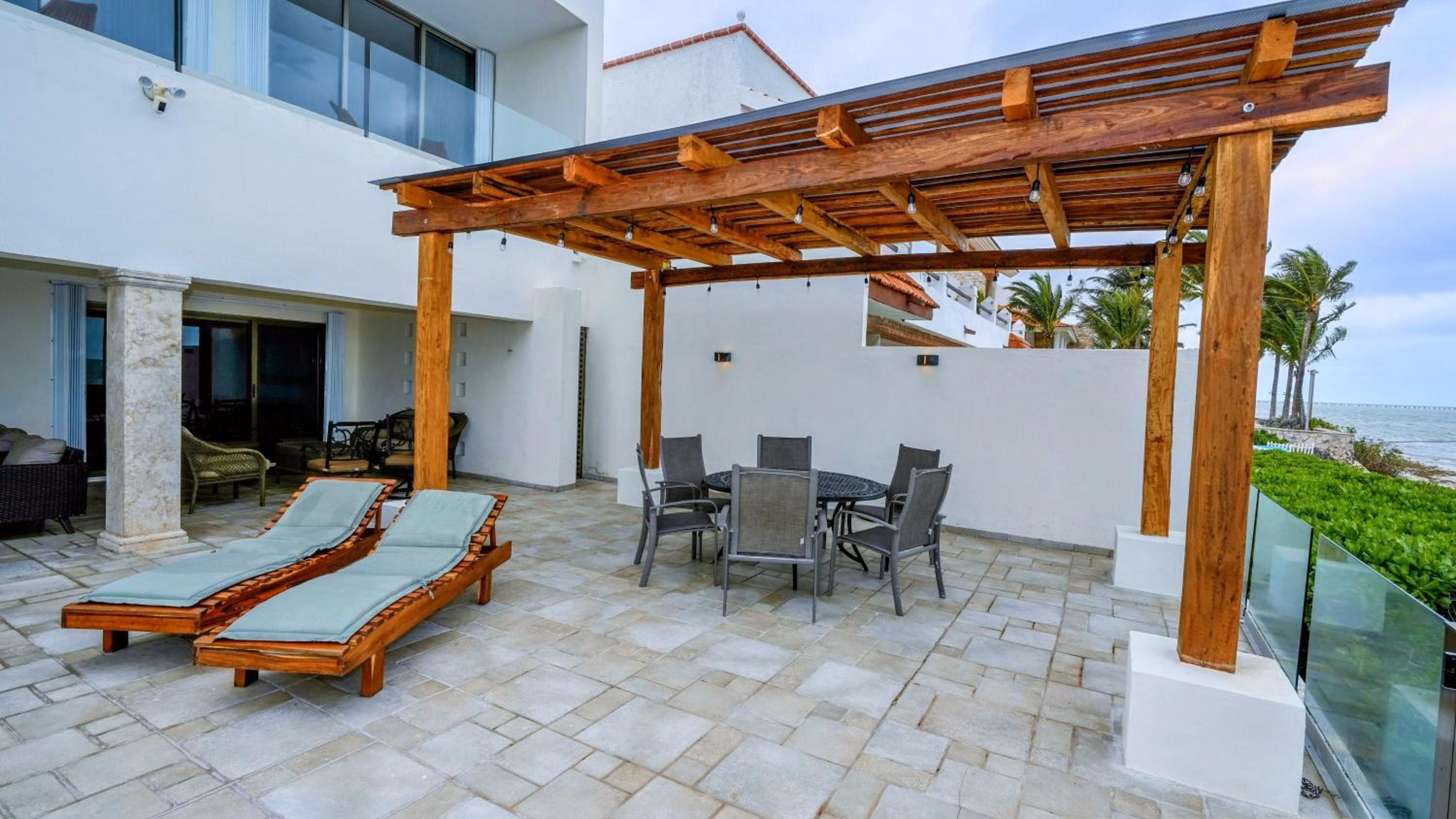 Villa photo 3