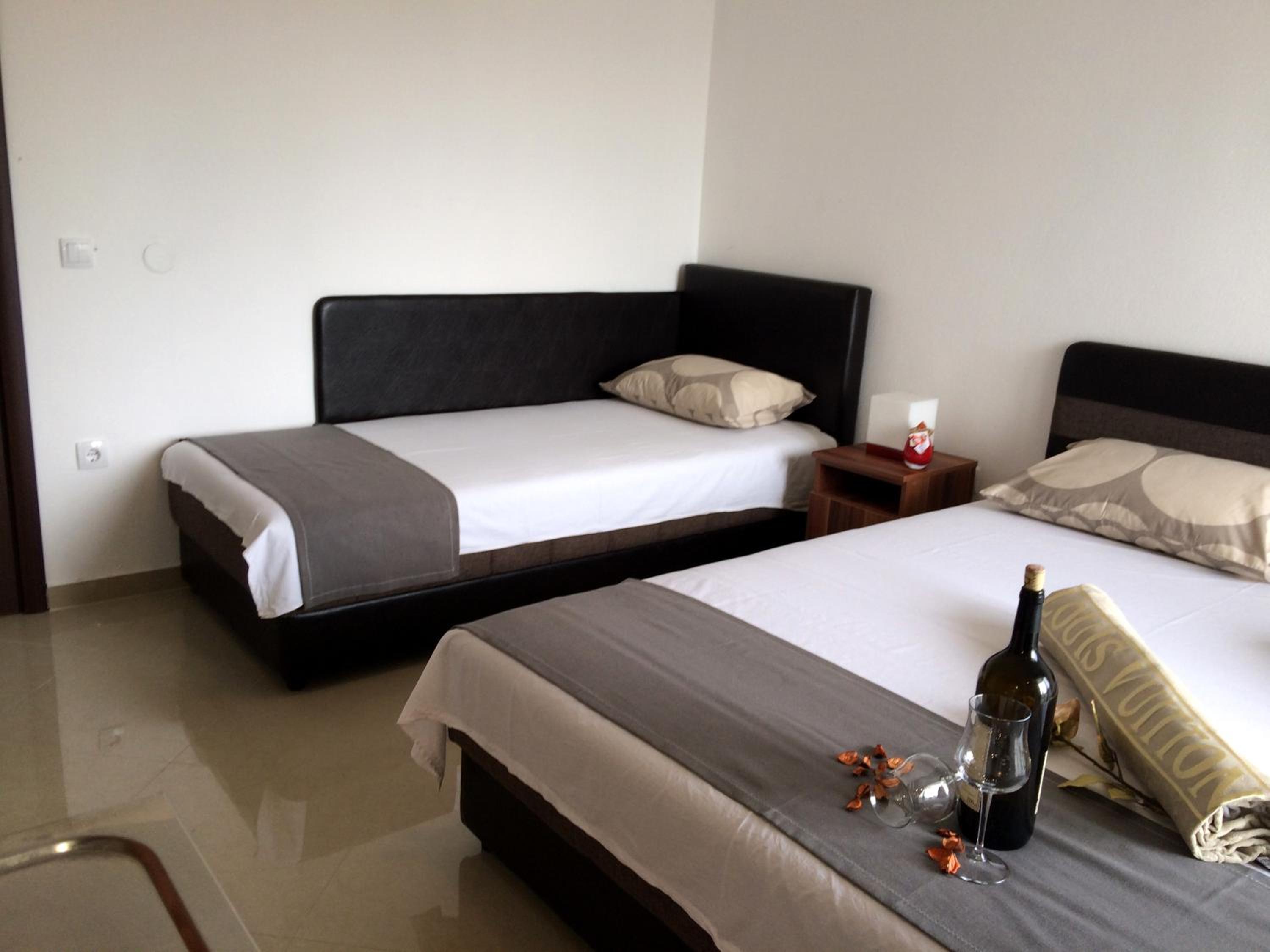 Studio with Terrace (3 Adults) - Photo 6
