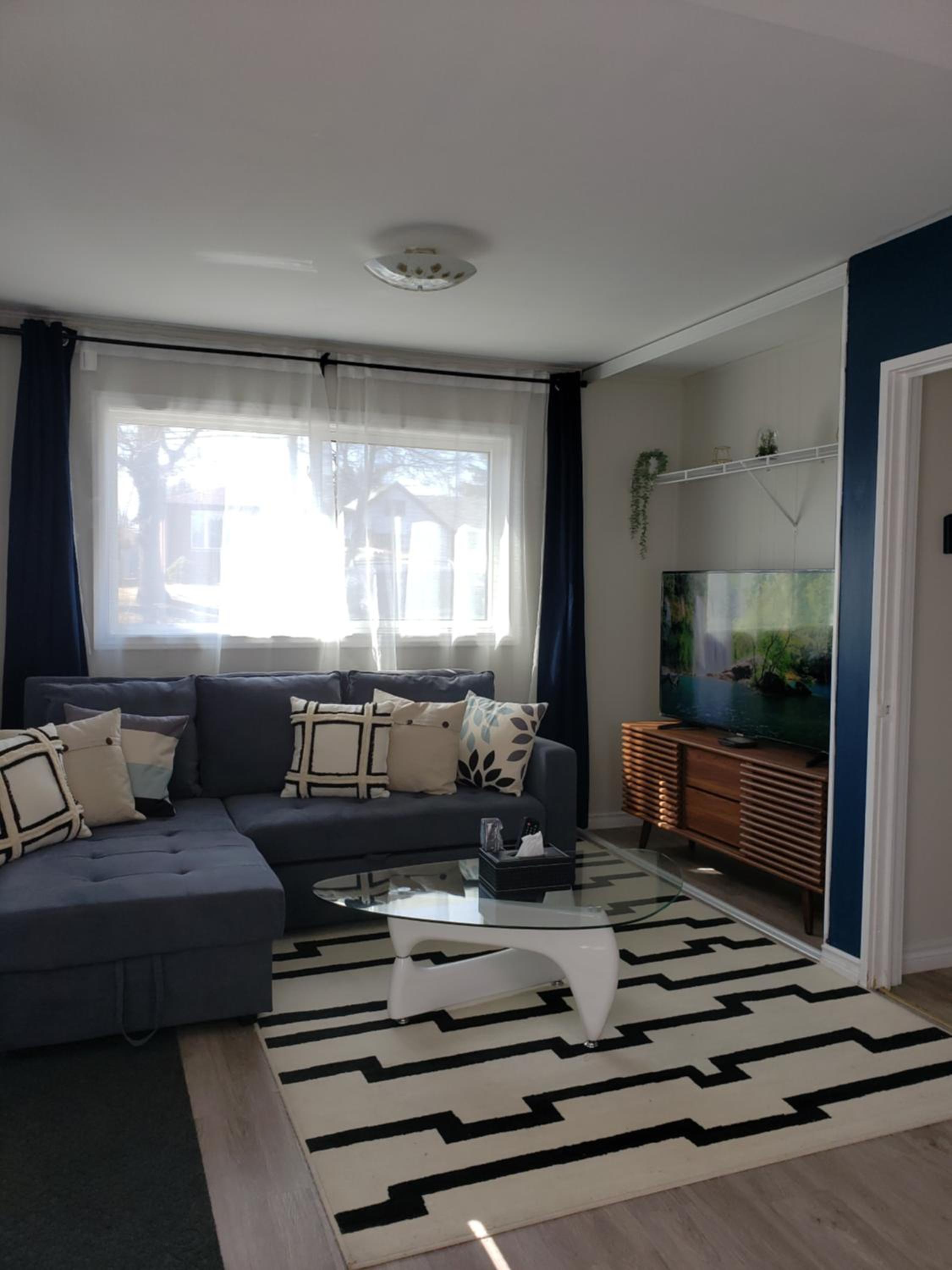 One-Bedroom Apartment photo 1