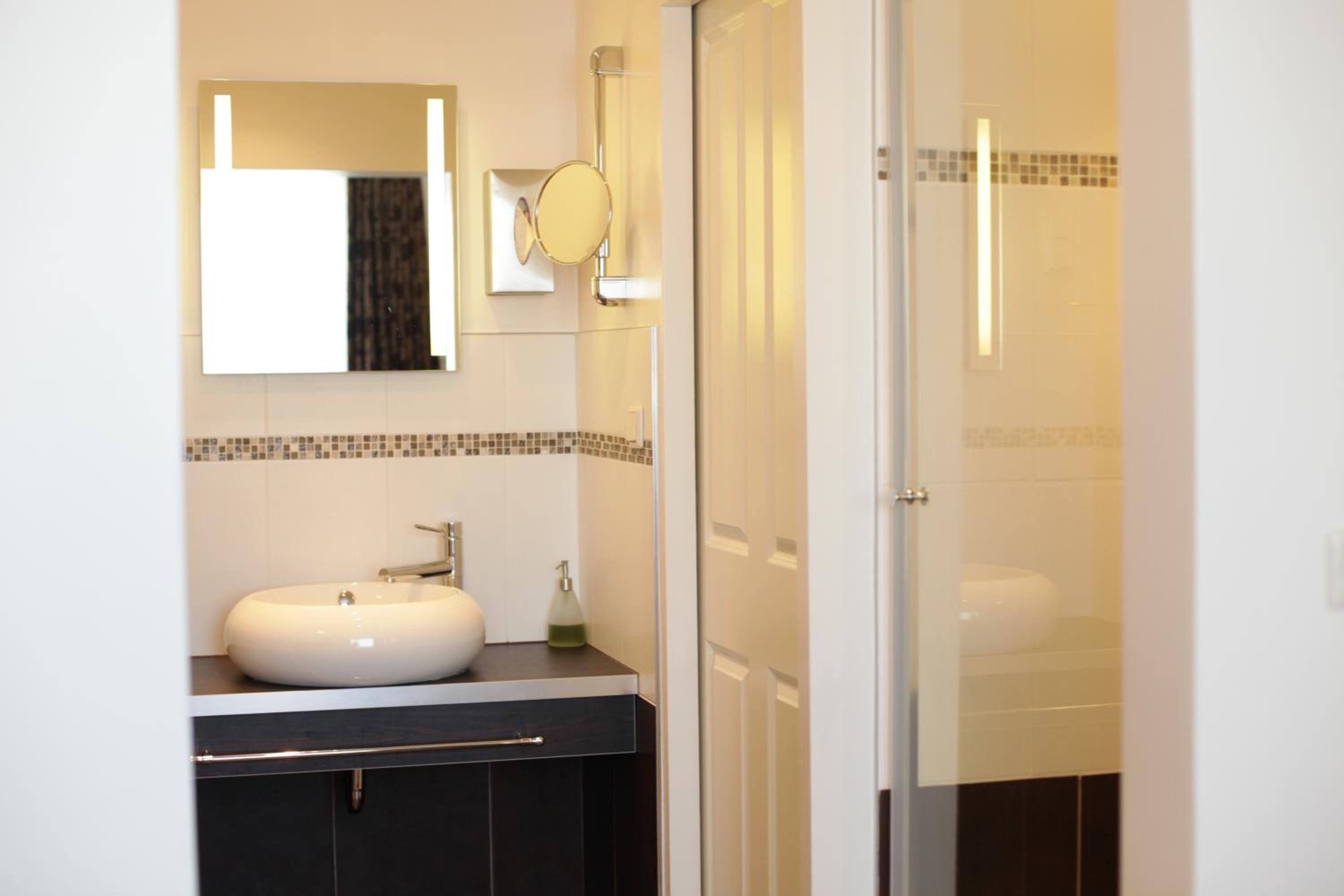 Large Double Room with Double Bed photo 3