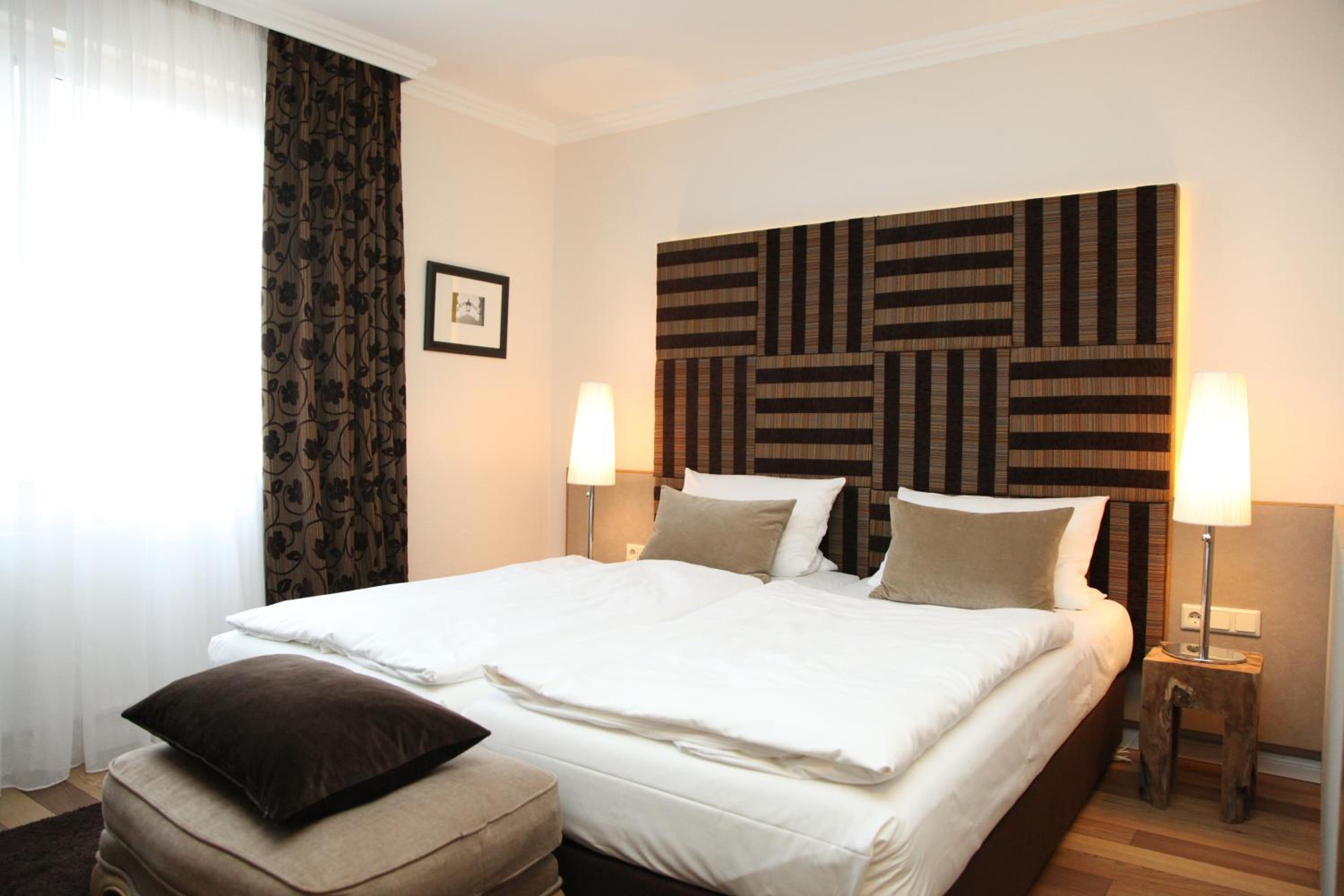 Large Double Room with Double Bed photo 2