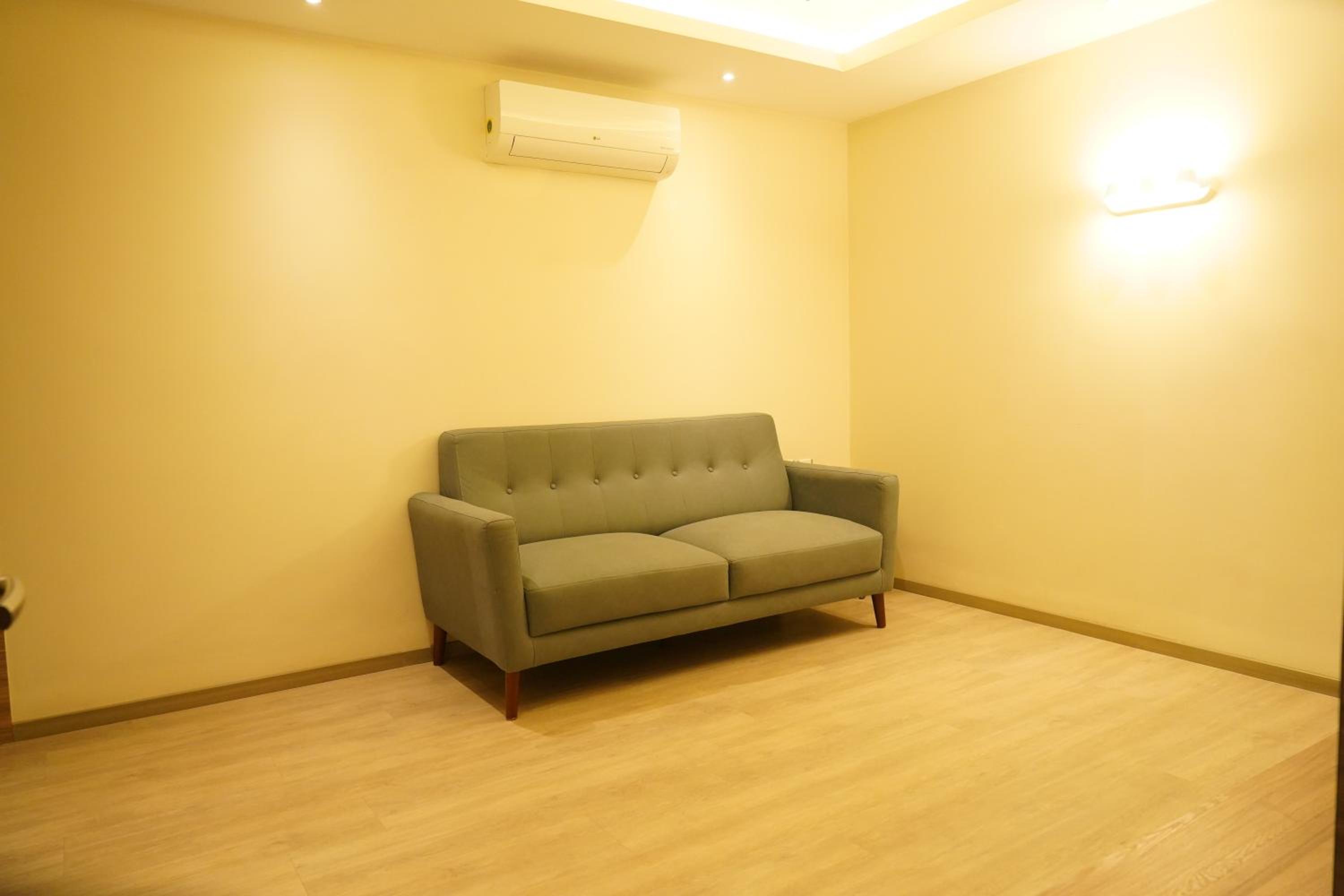 Superior King Suite - Photo 1