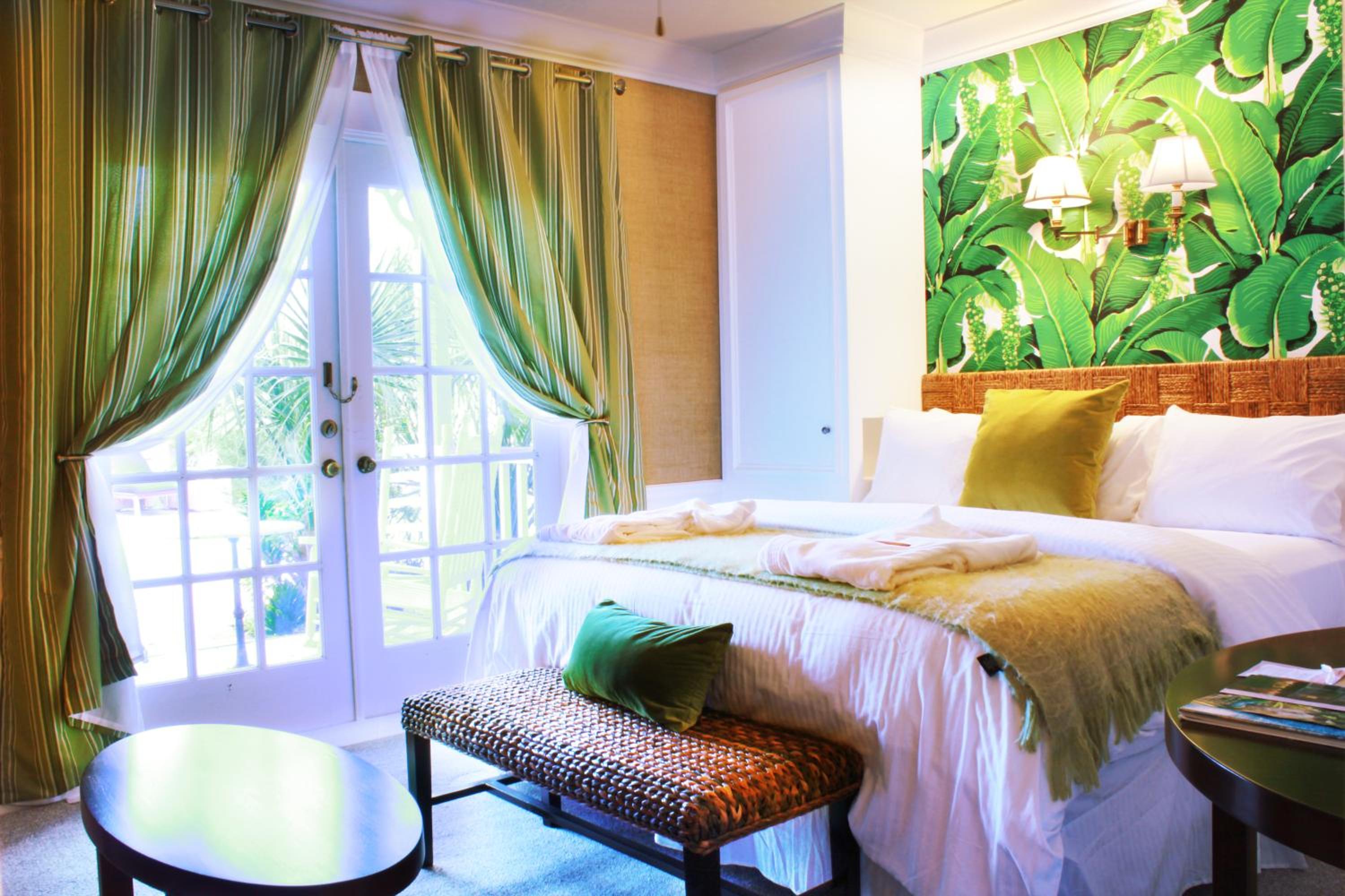Poolside Cabana Room  photo 2