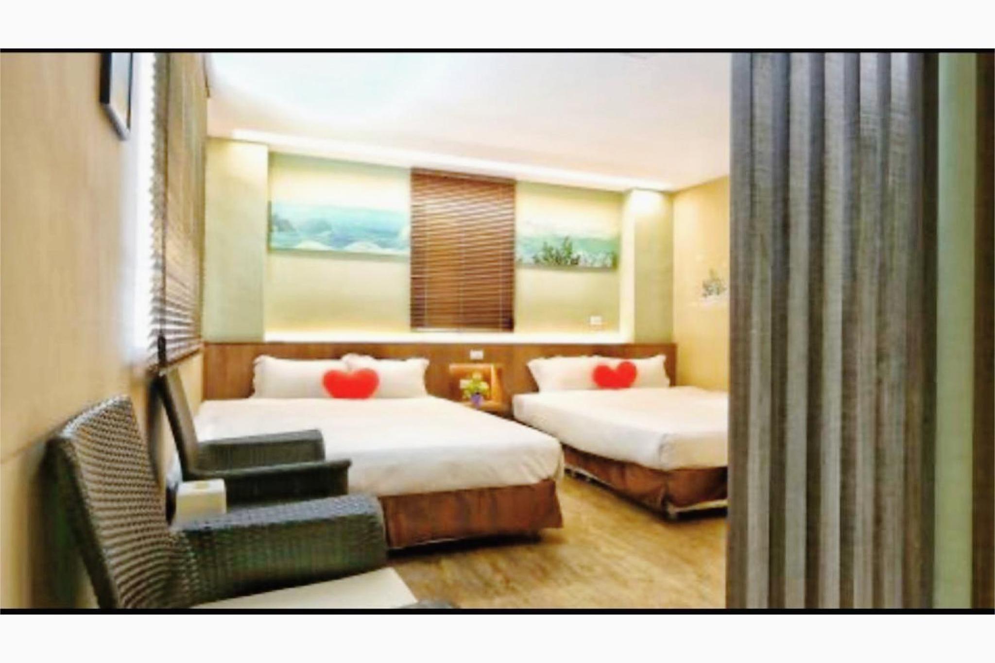 Quadruple Room with Balcony photo 2