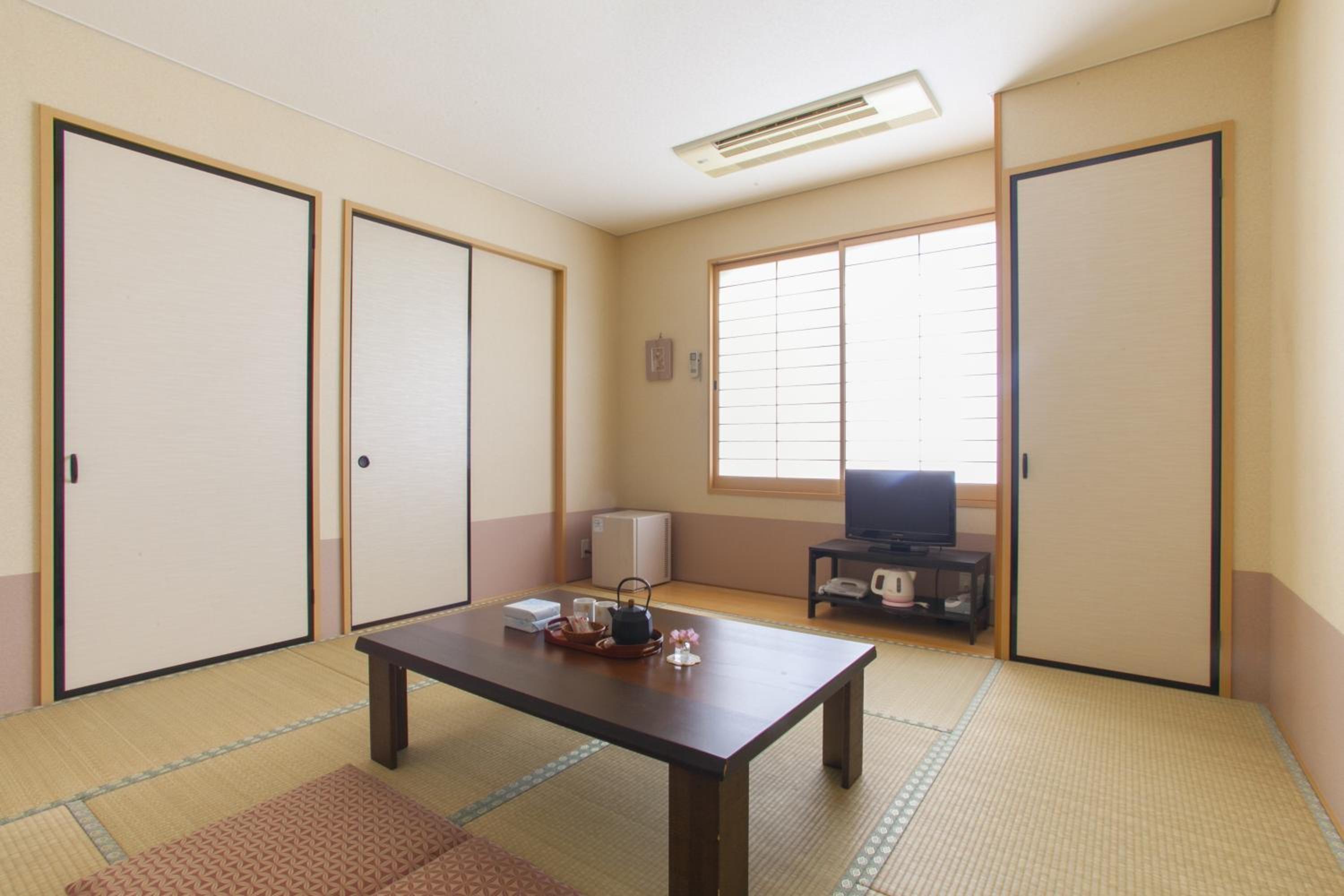 Japanese-Style Superior Twin Room - Photo 1