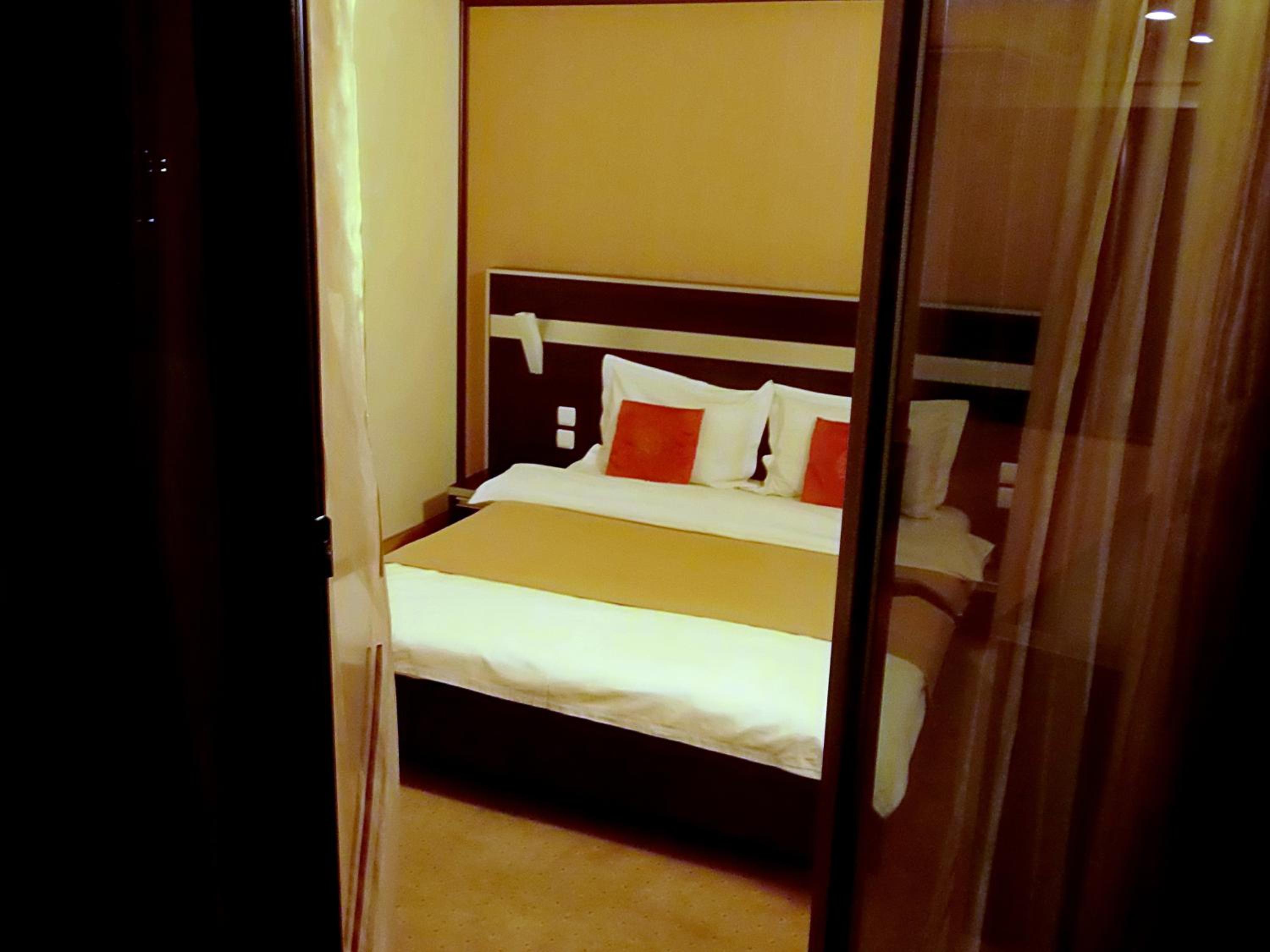 Family Room (2 Adults + 1 Child) 4* - Photo 5