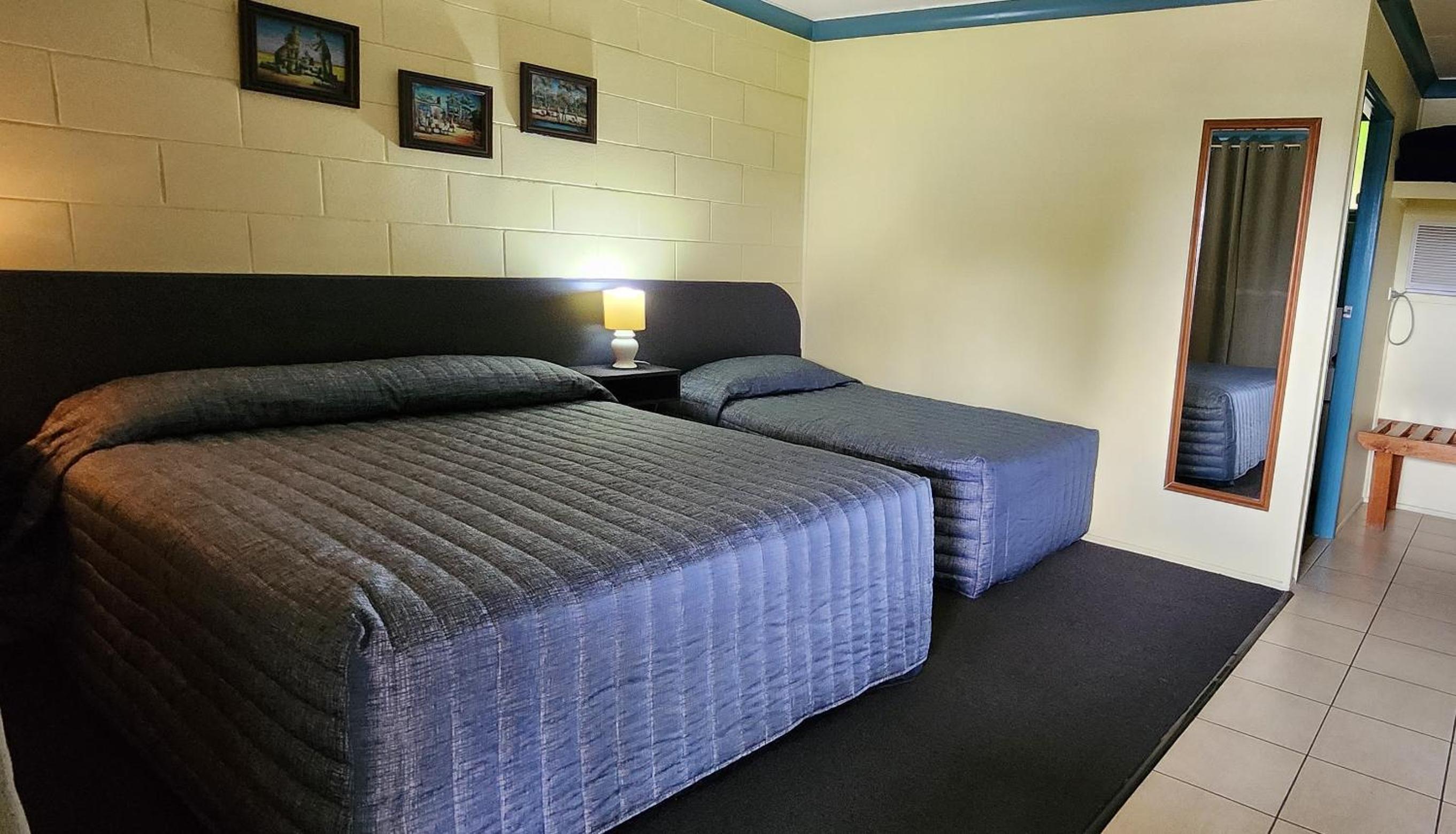 Large Twin Room photo 1