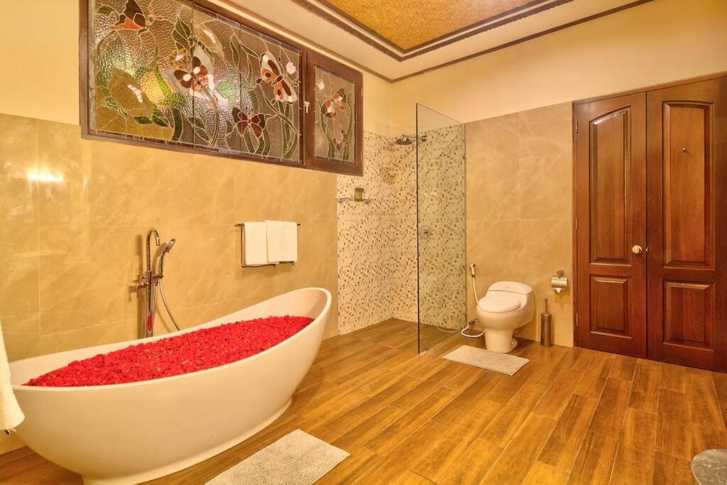 Villa photo 2
