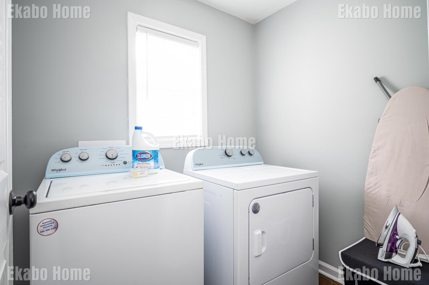 Three-Bedroom House photo 3