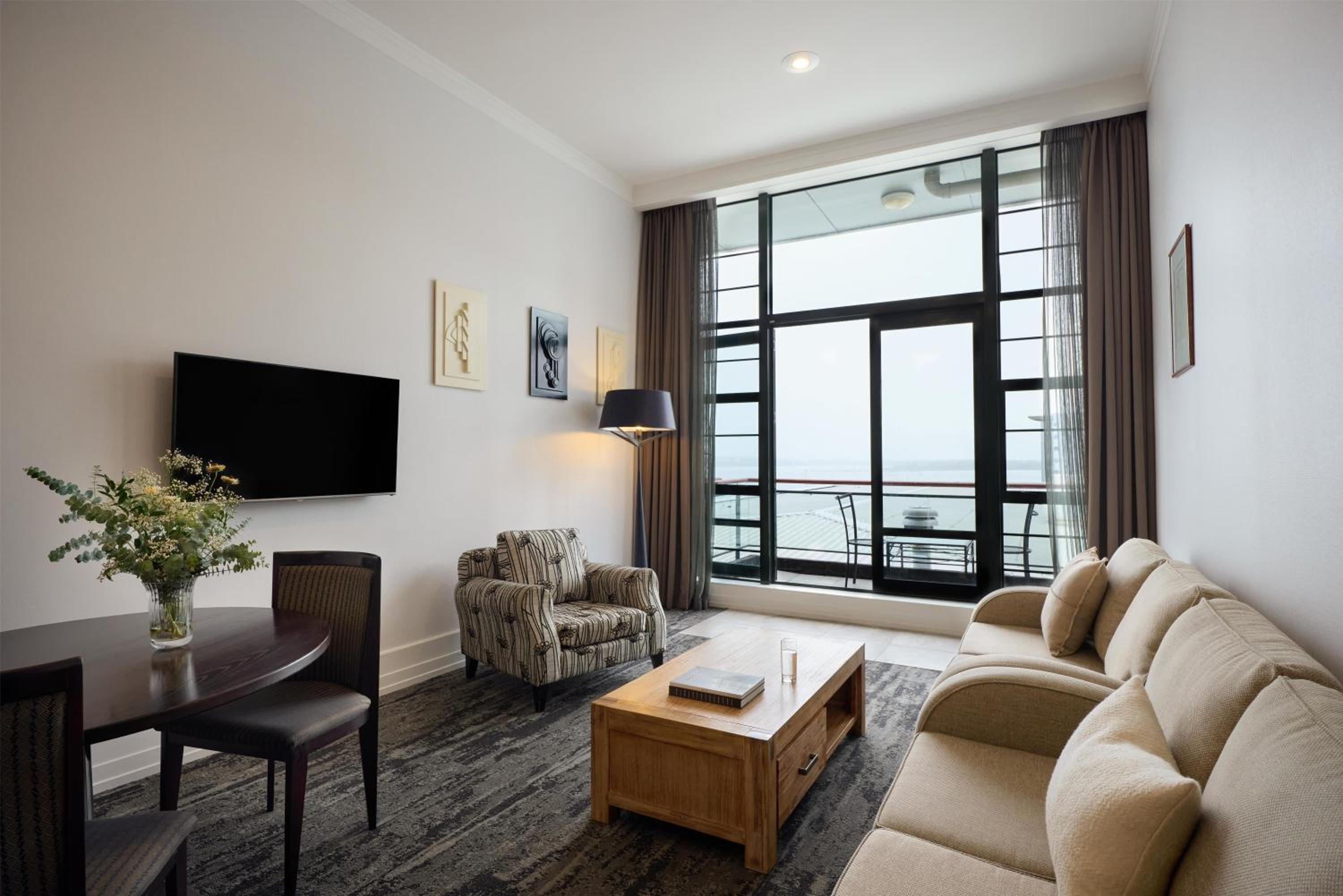Executive 2 Bedroom Apartment with Balcony & Harbor View