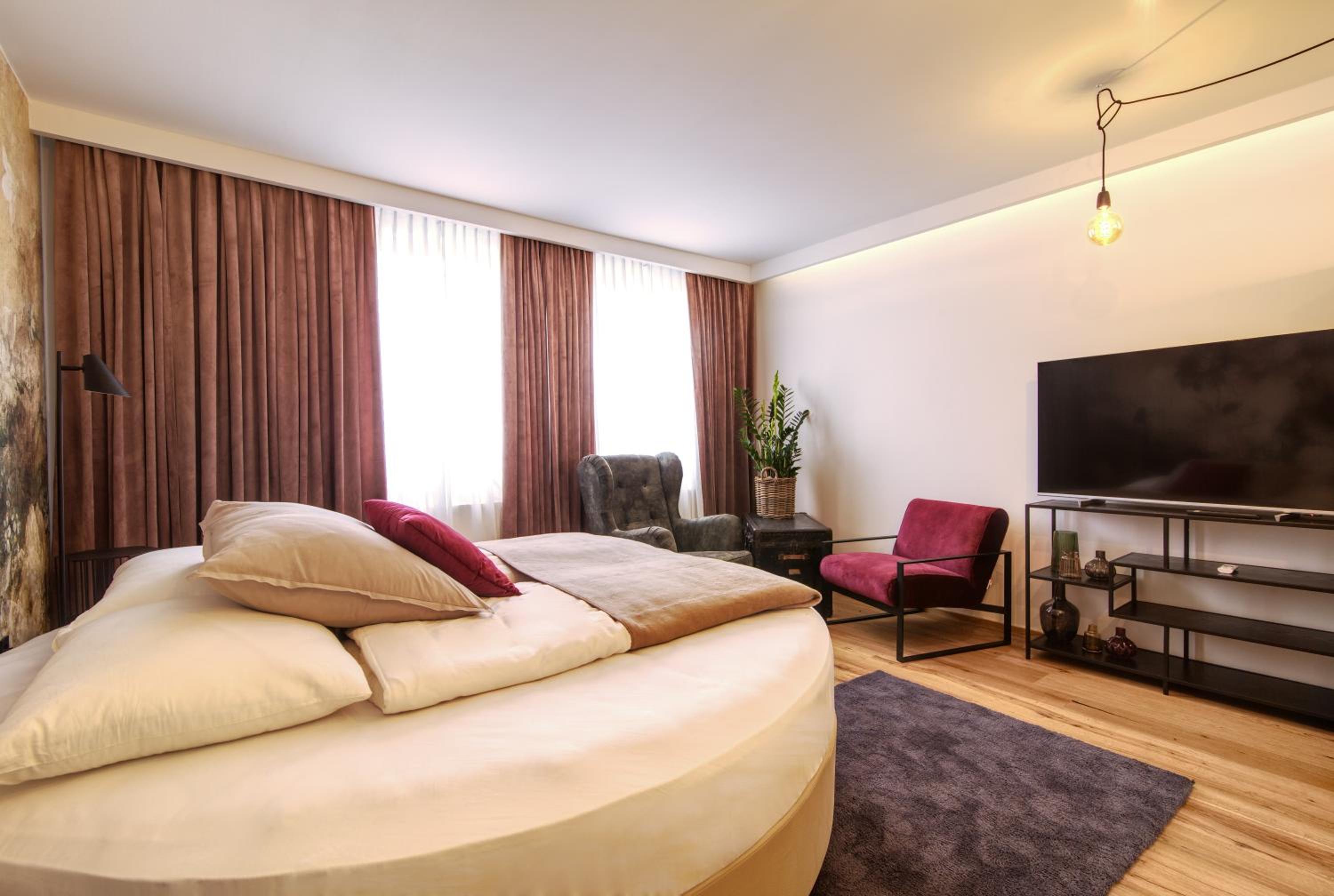 Studio Apartment photo 1