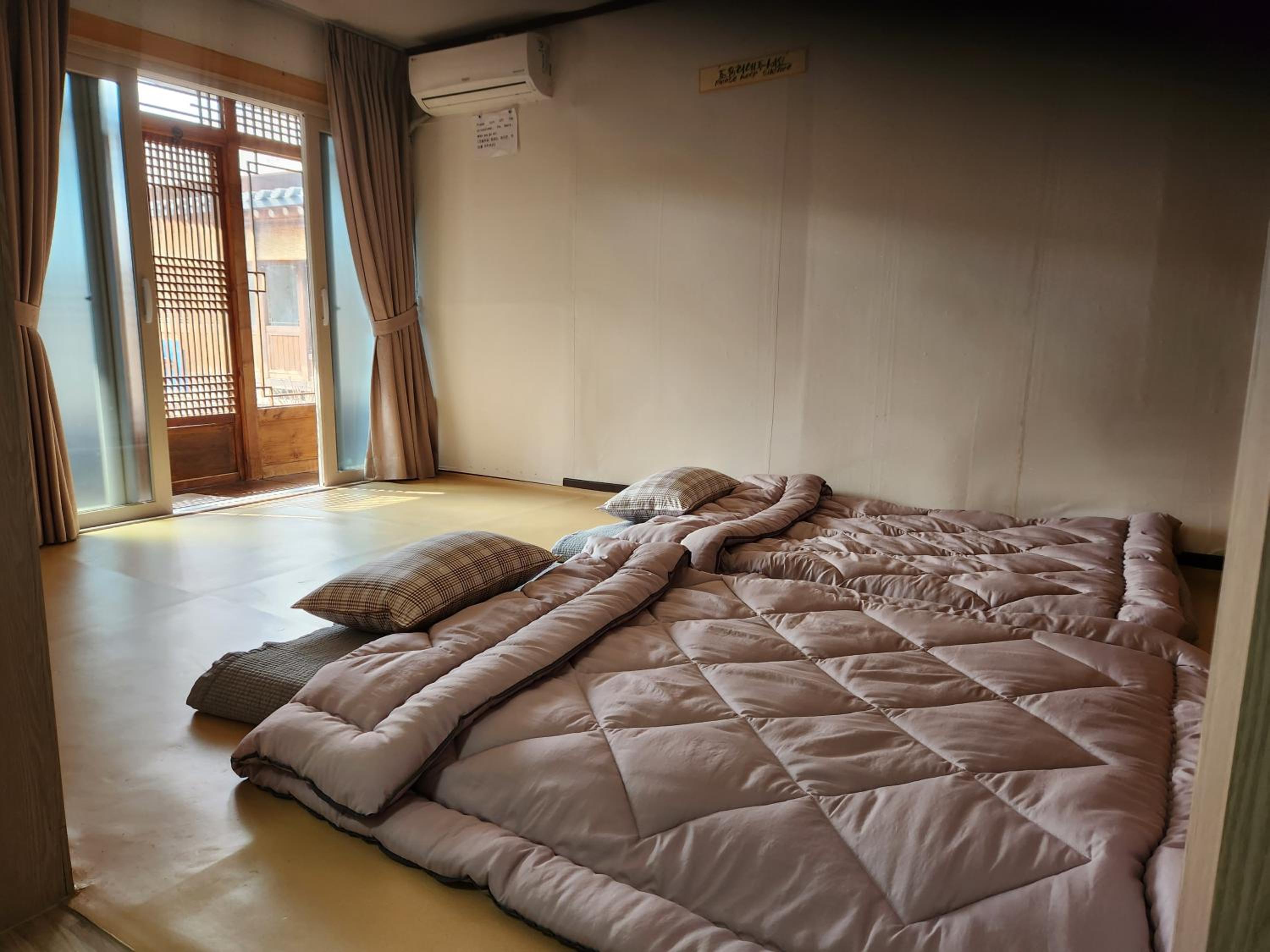 Deluxe Family Suite - Photo 5