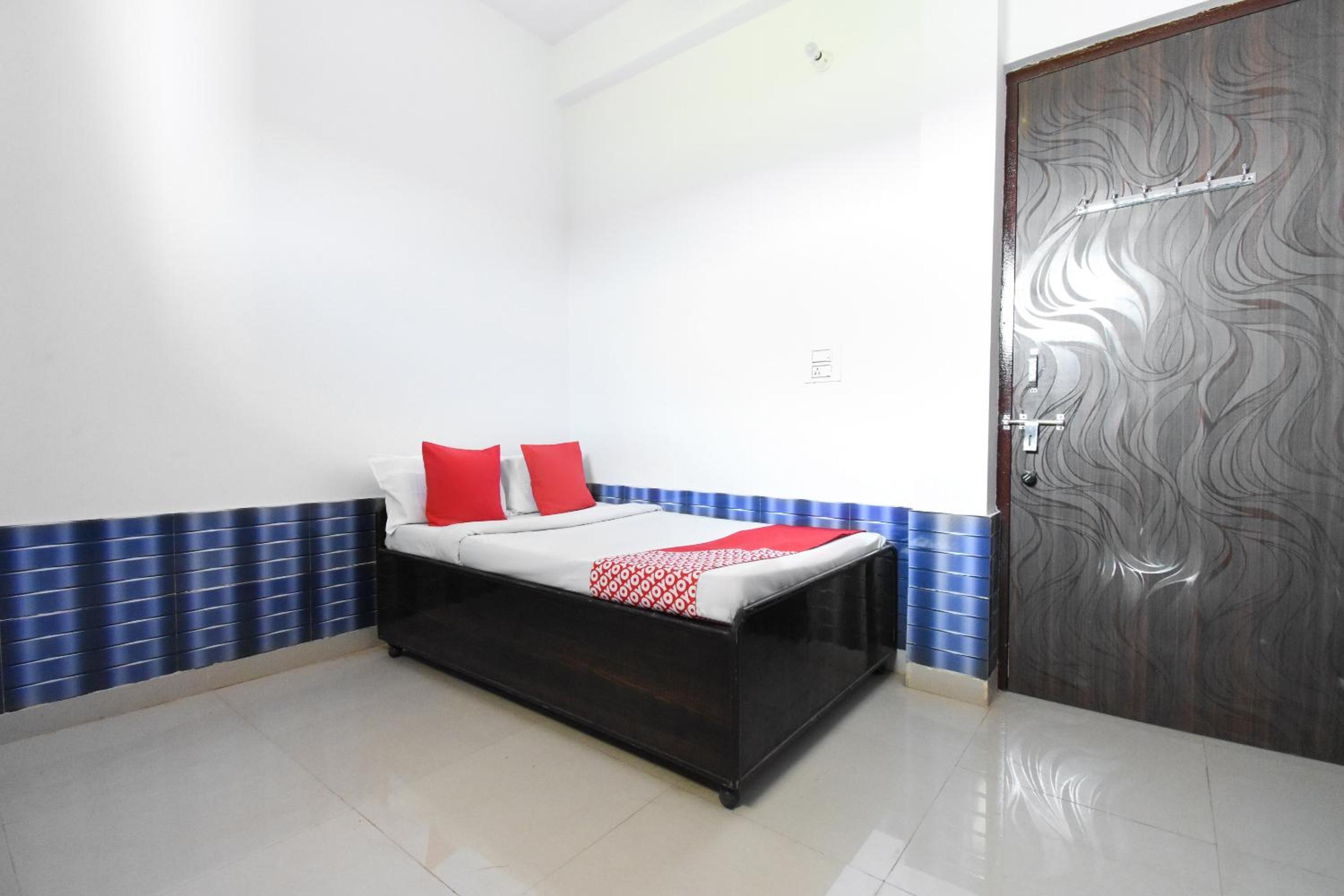 Small Single Room photo 2