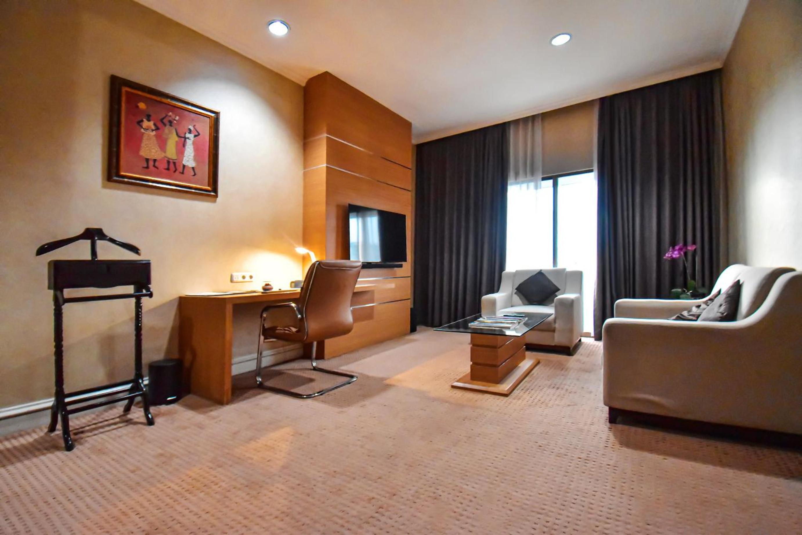Deluxe Luxury - Photo 4