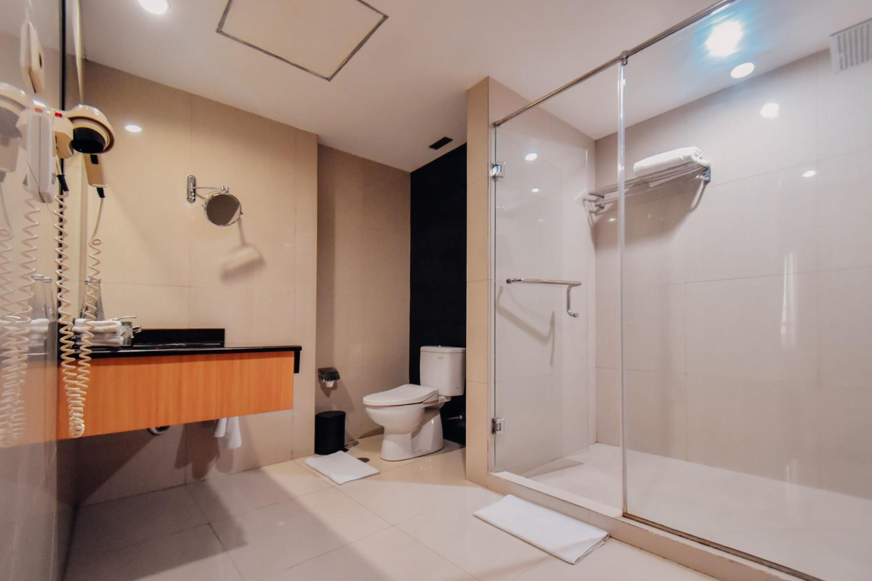 Deluxe Luxury - Photo 6