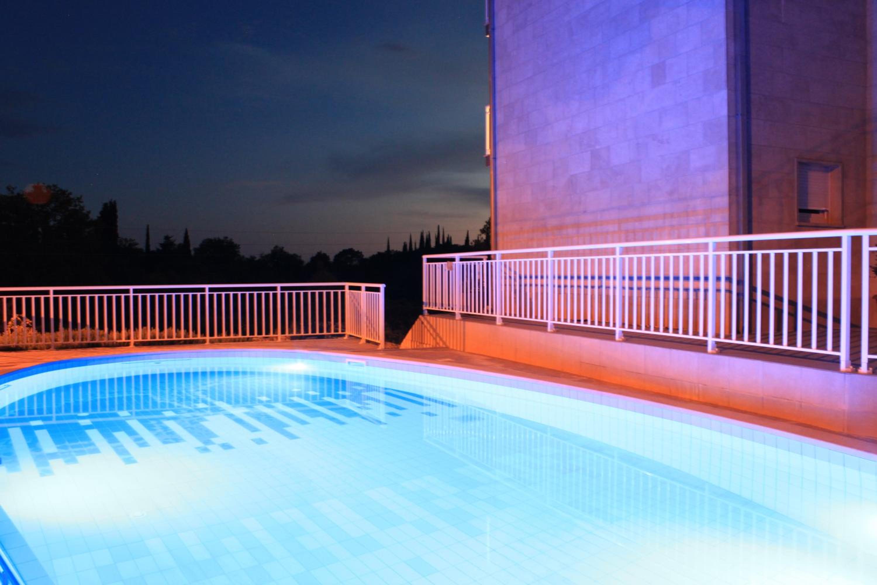 One-Bedroom Apartment with Balcony photo 3