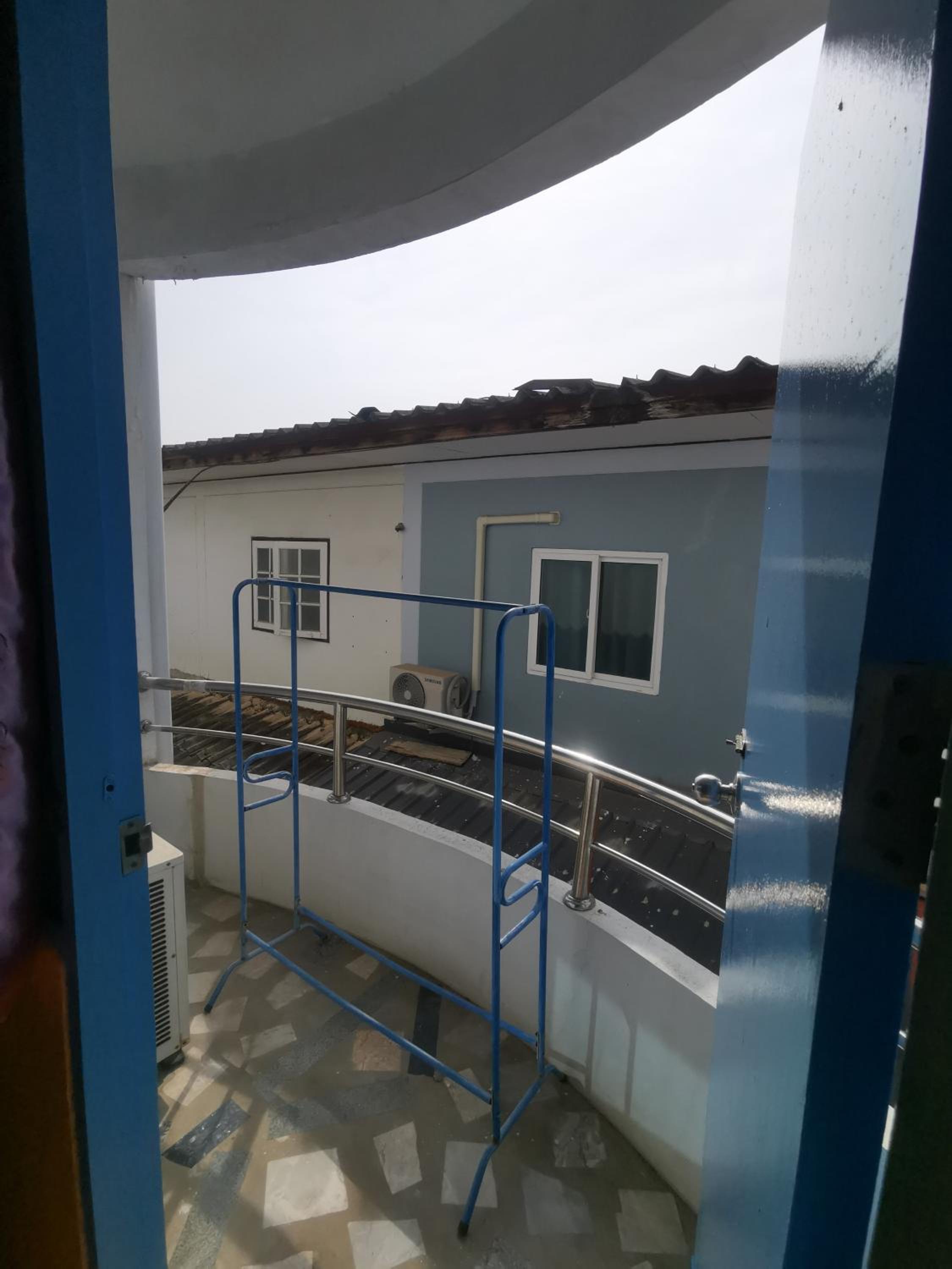 Standard Twin Room - Photo 6