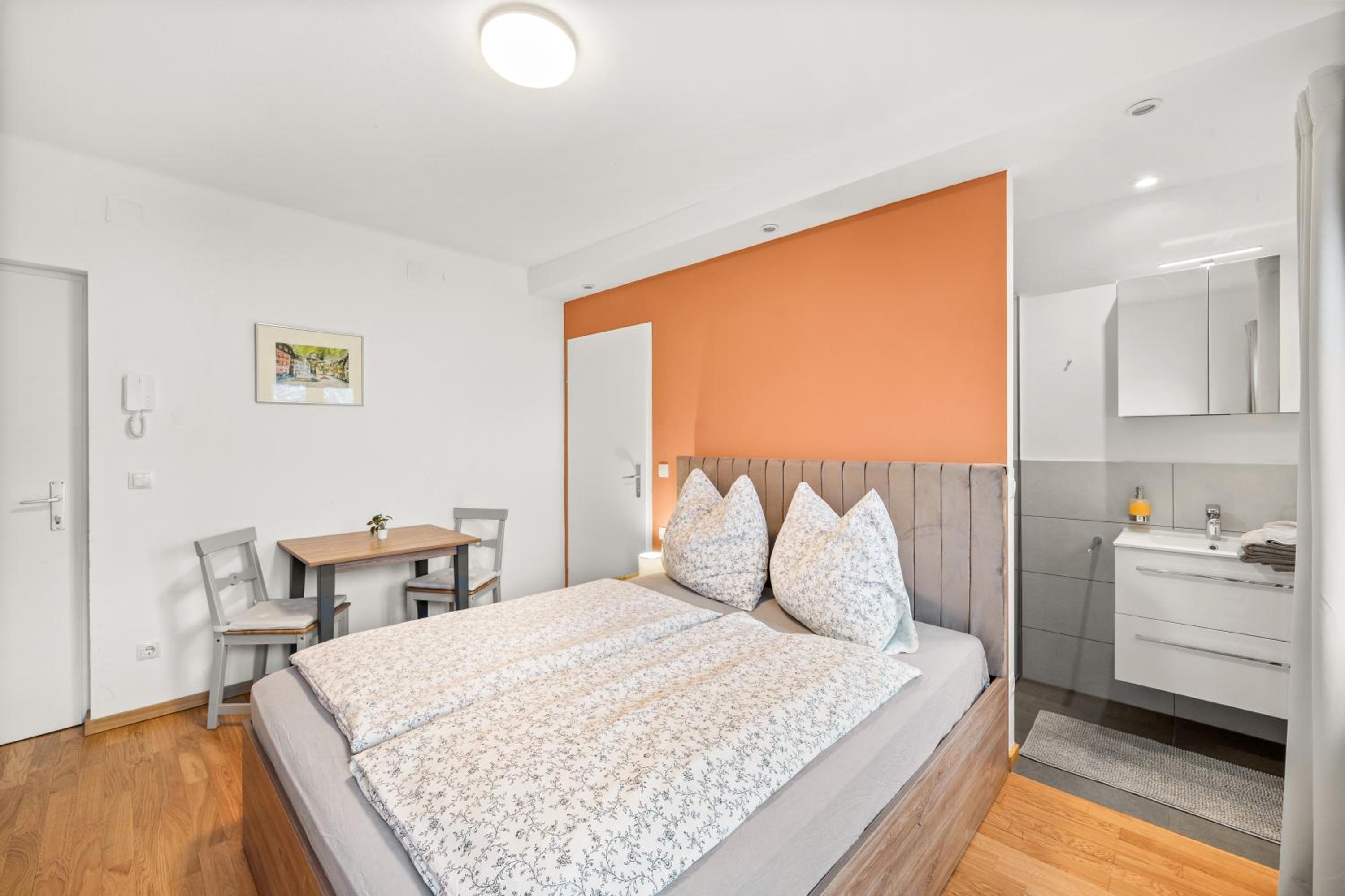 Double Room with Balcony - Photo 6