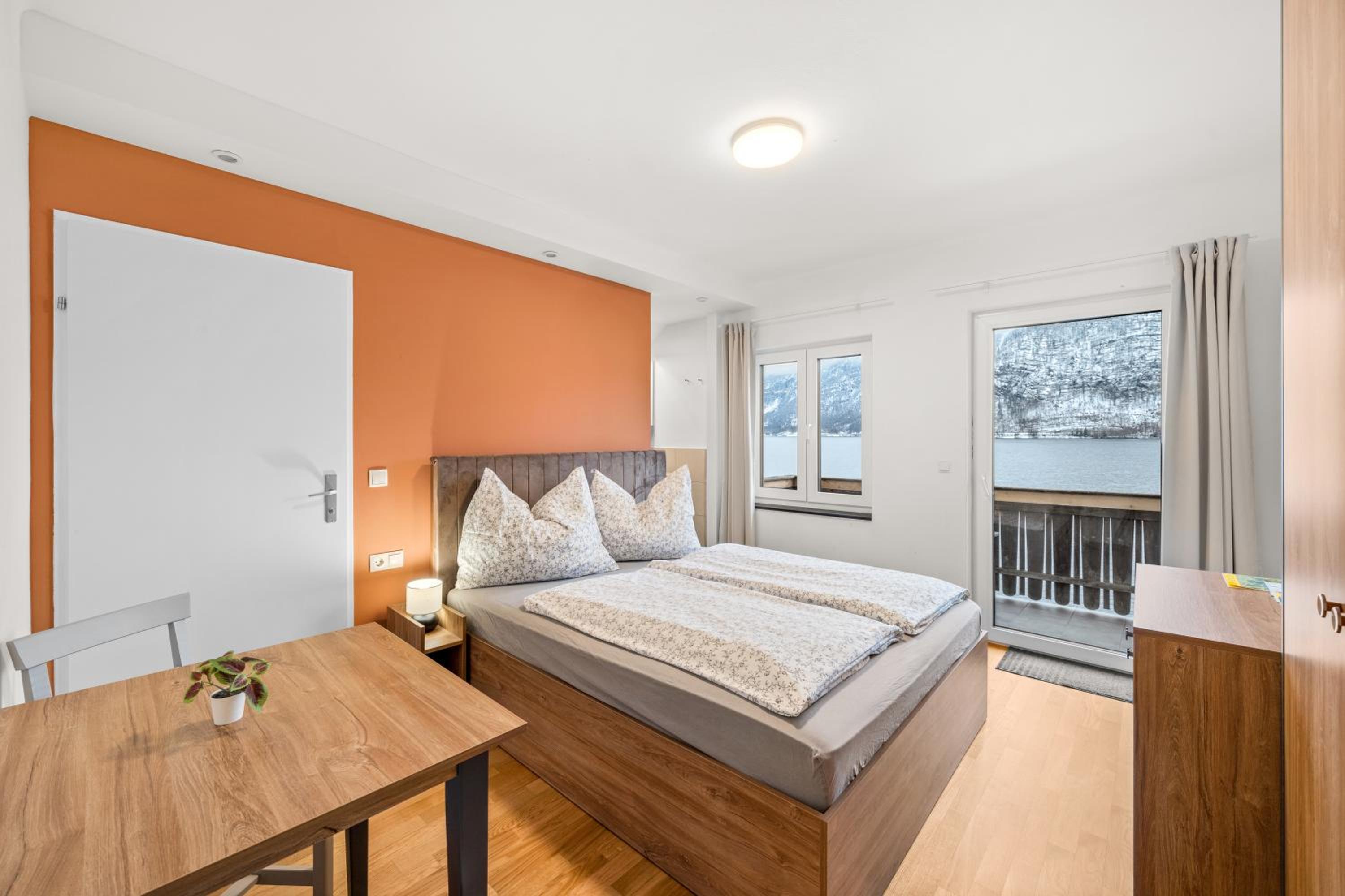 Double Room with Balcony - Photo 1