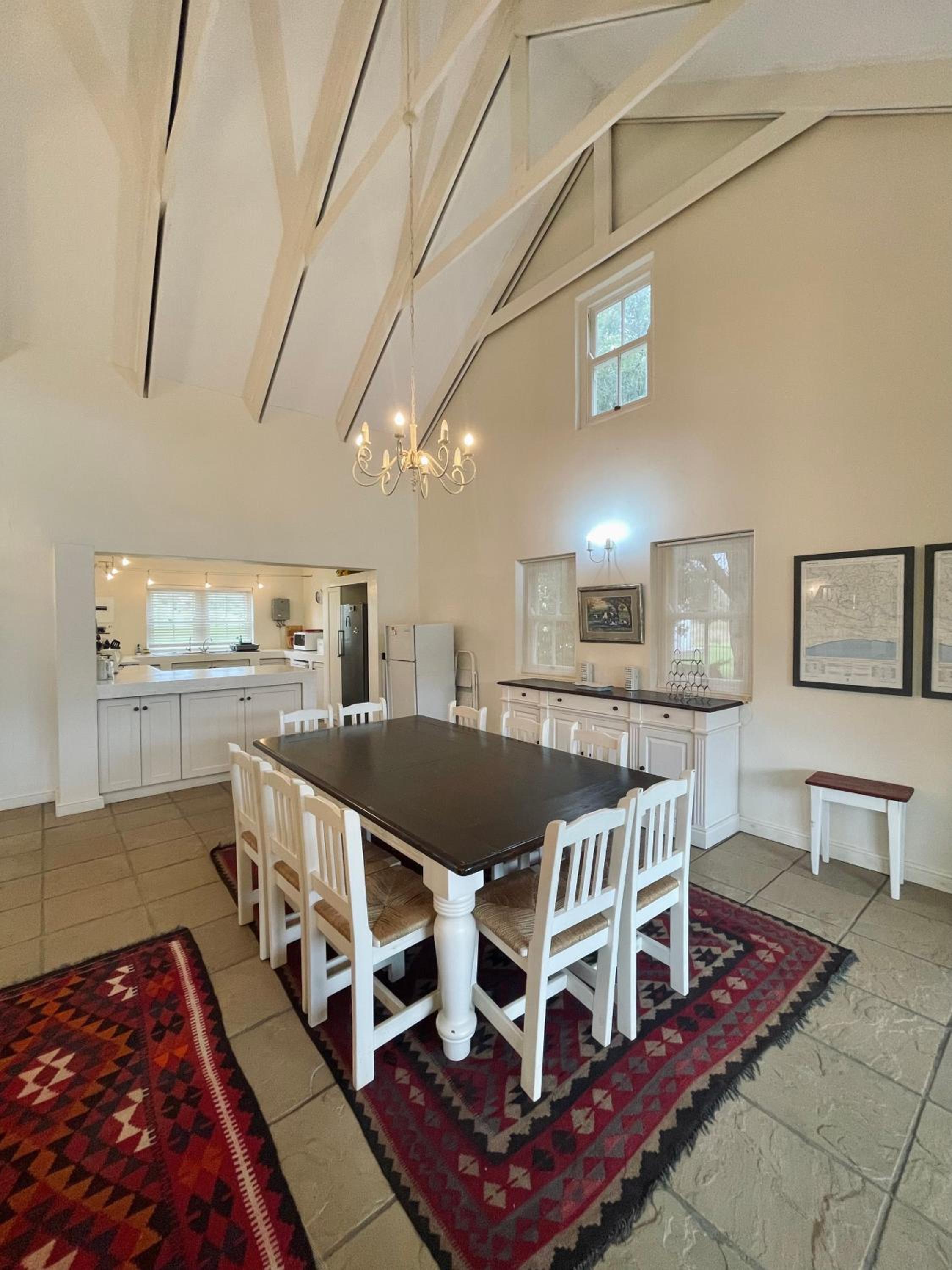 Five-Bedroom House photo 2