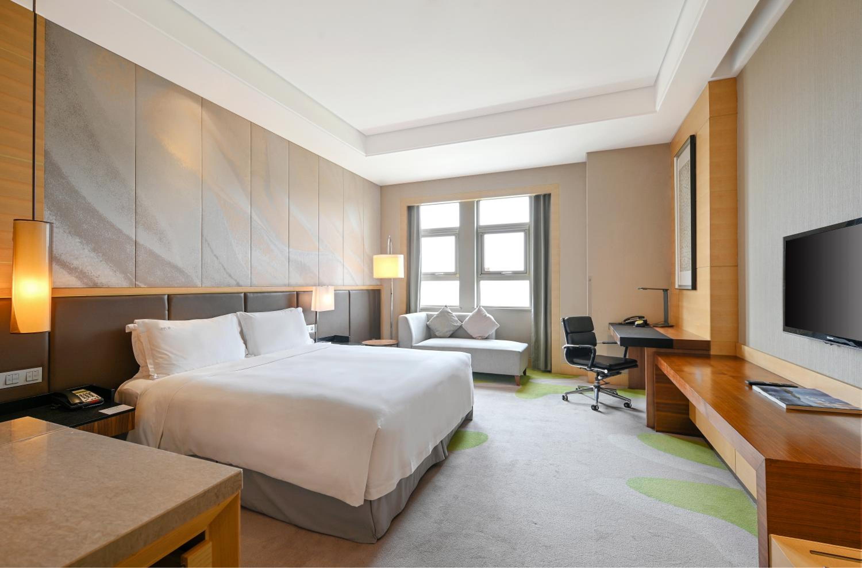 Standard King Room photo 2