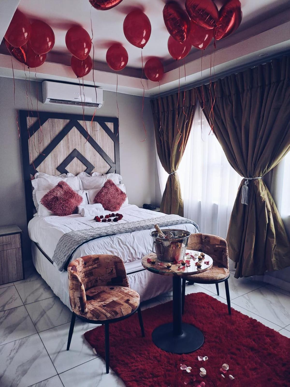 Queen Room - Photo 27