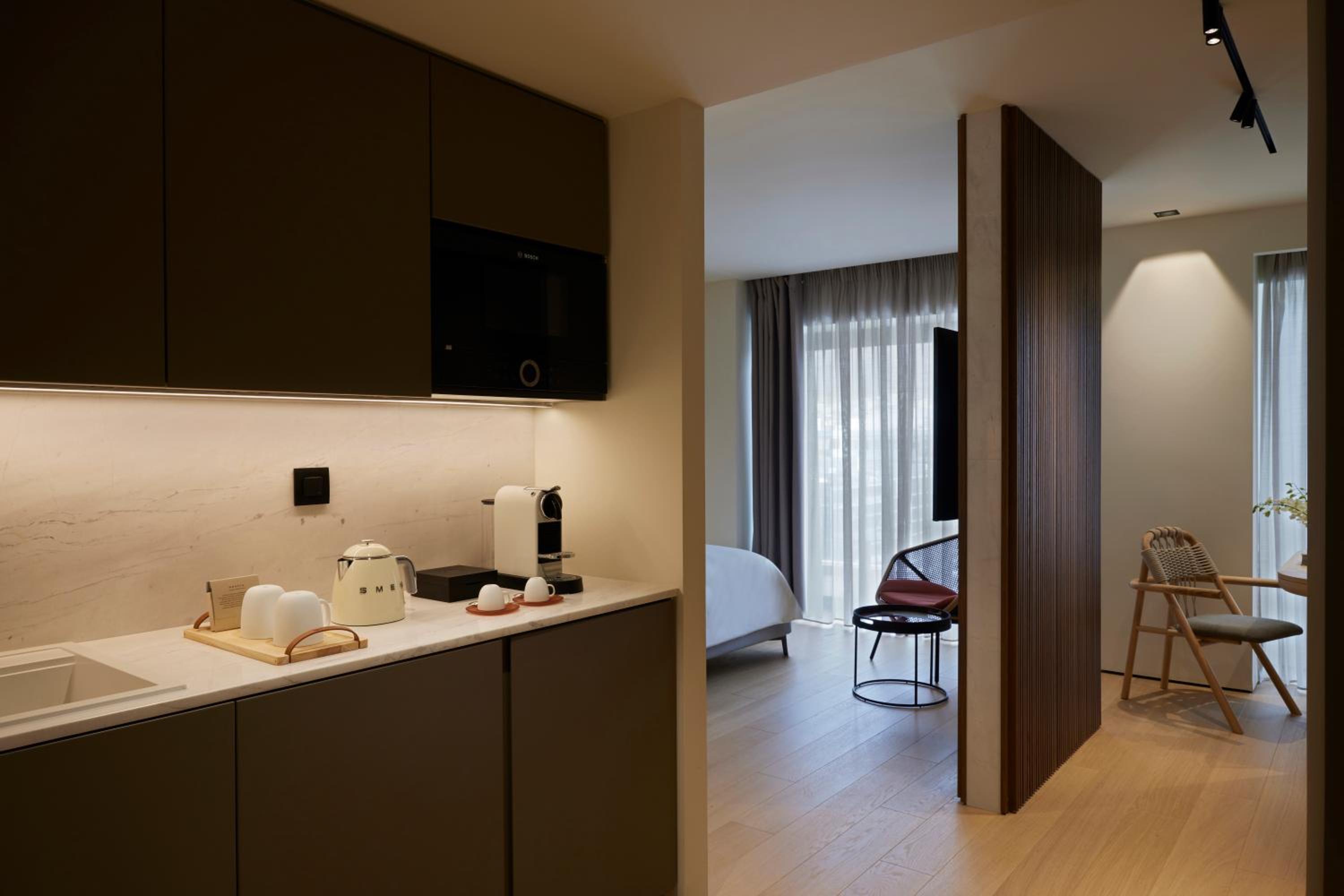 One Bedroom Suite Urban View photo 2