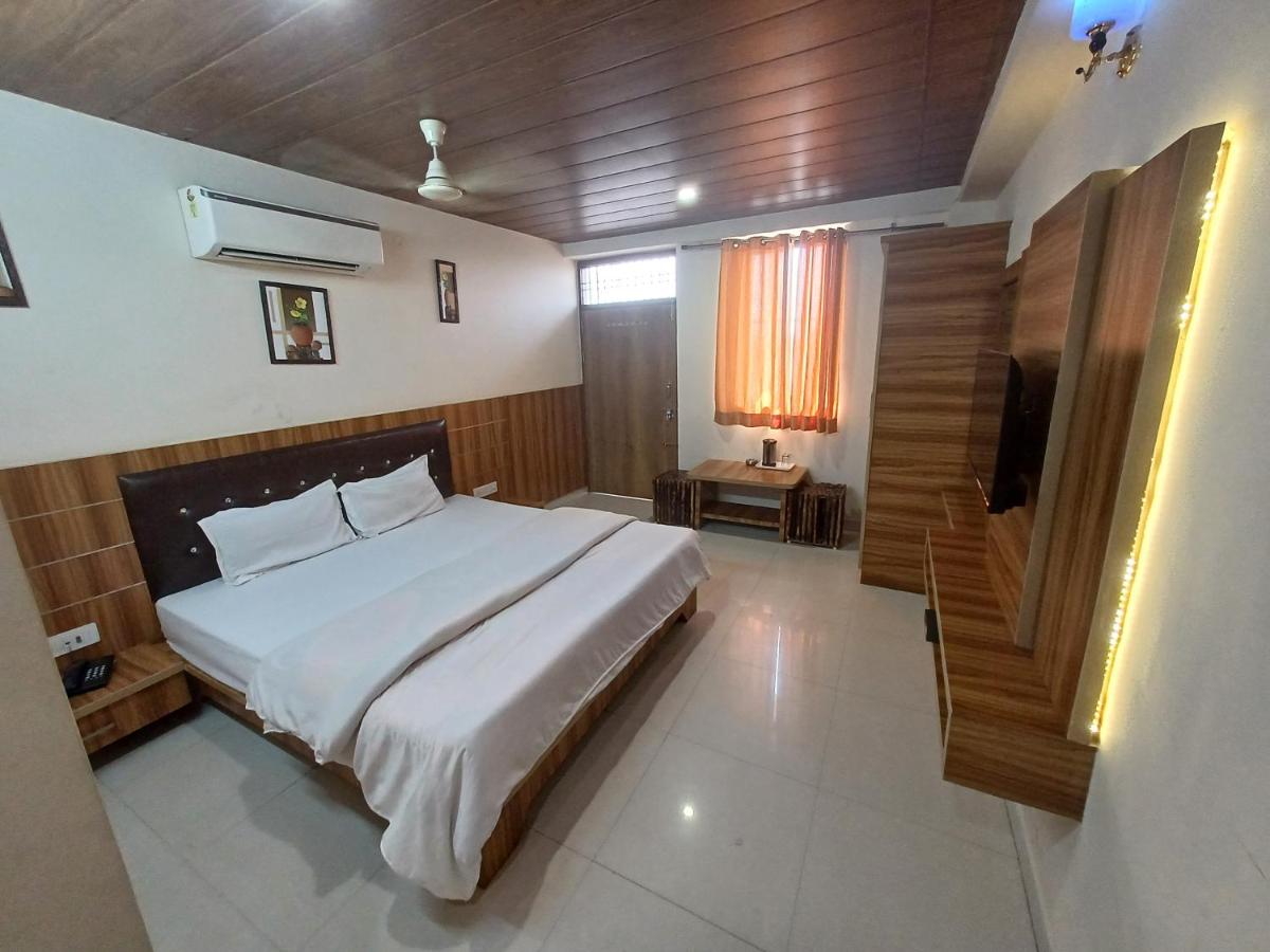 Deluxe Room - Photo 4