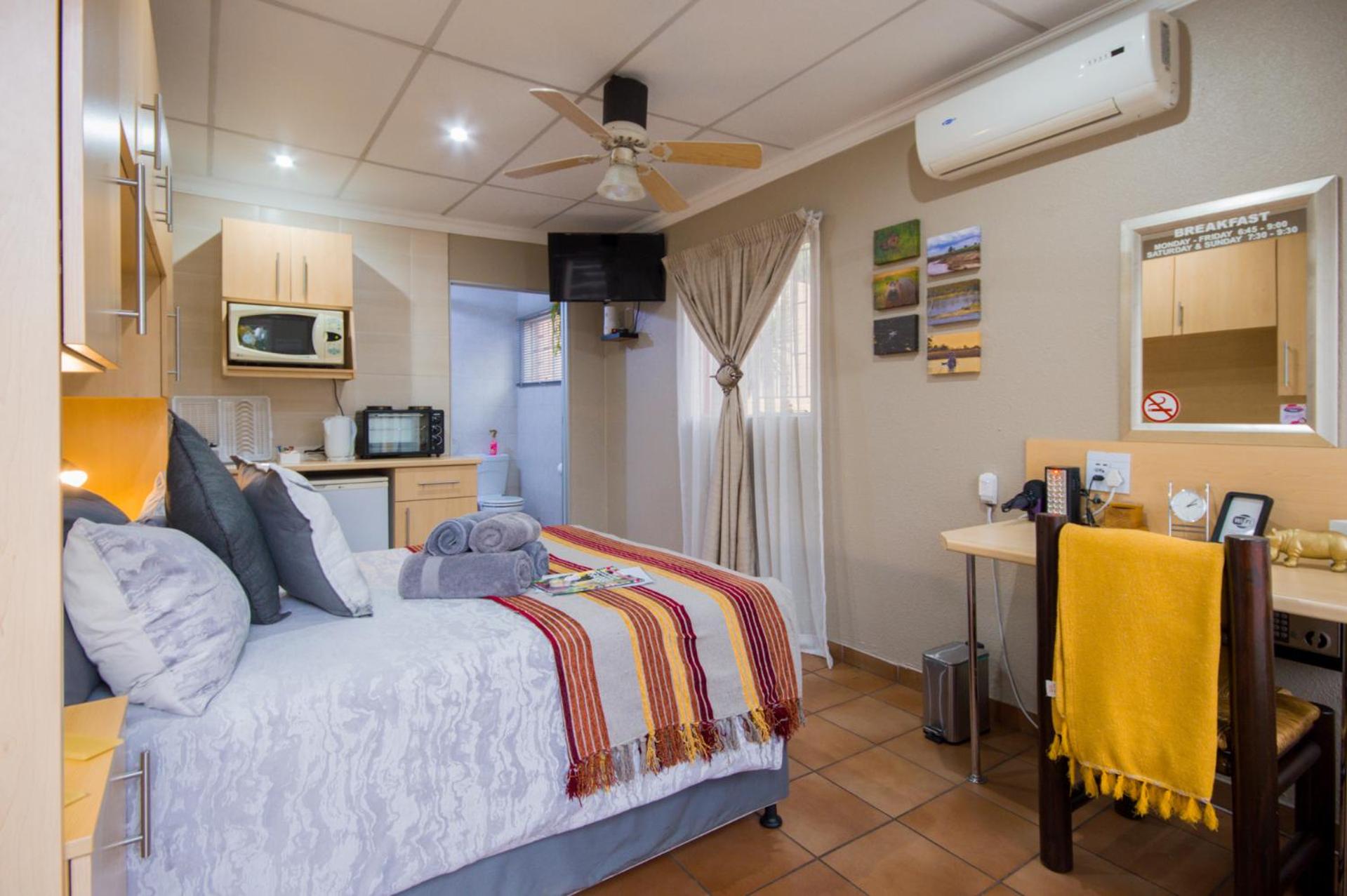 Double Room - Photo 10