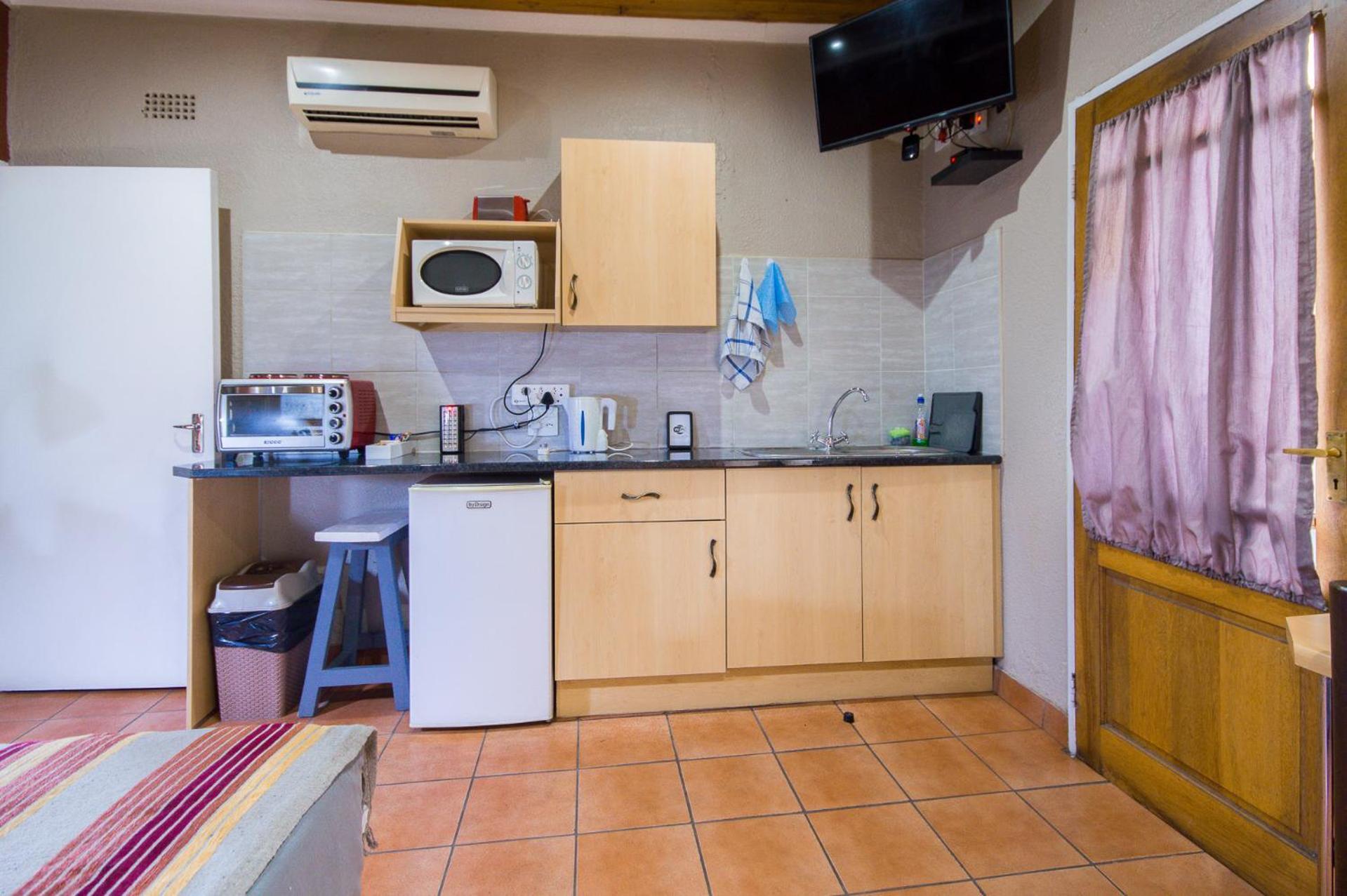 Double Room - Photo 8