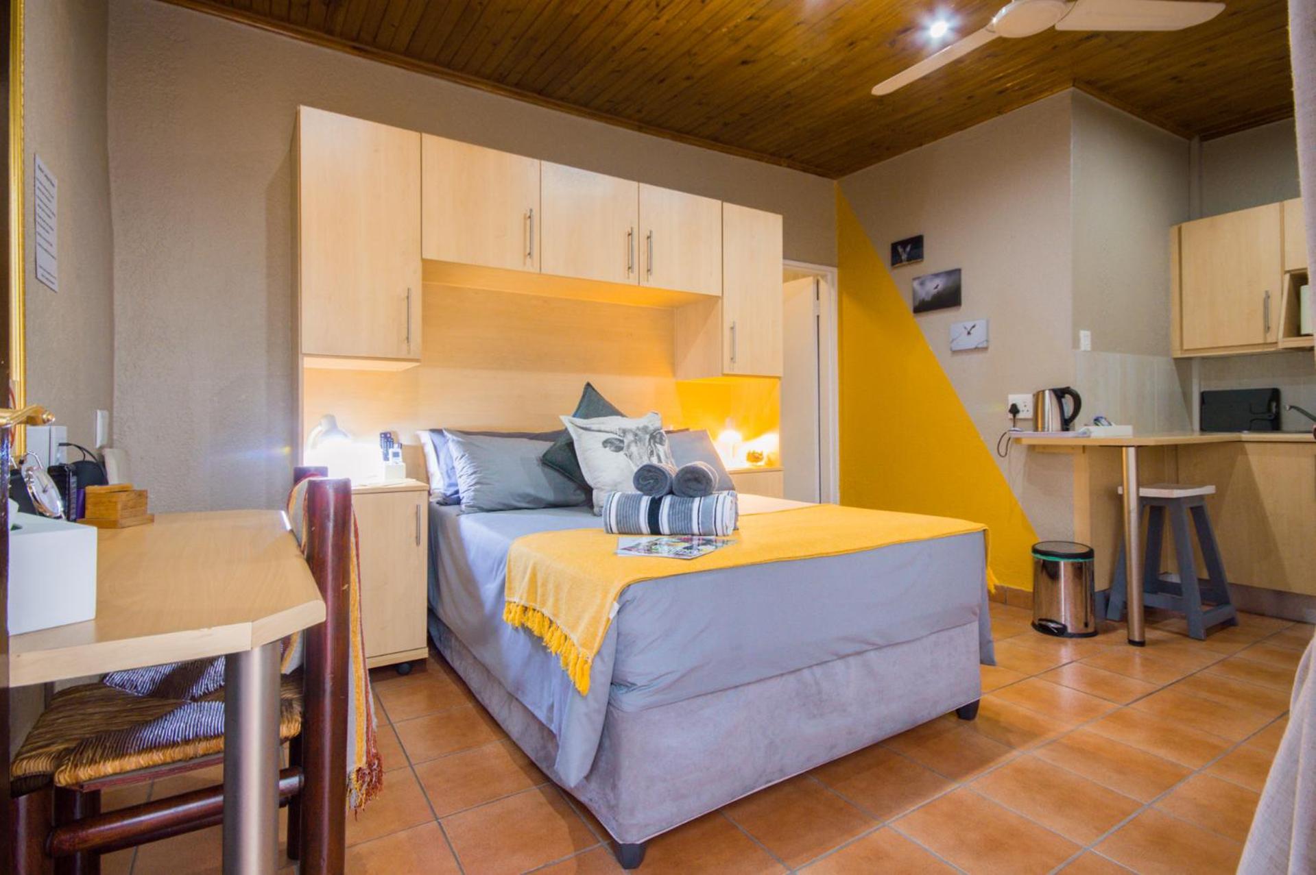 Double Room - Photo 7