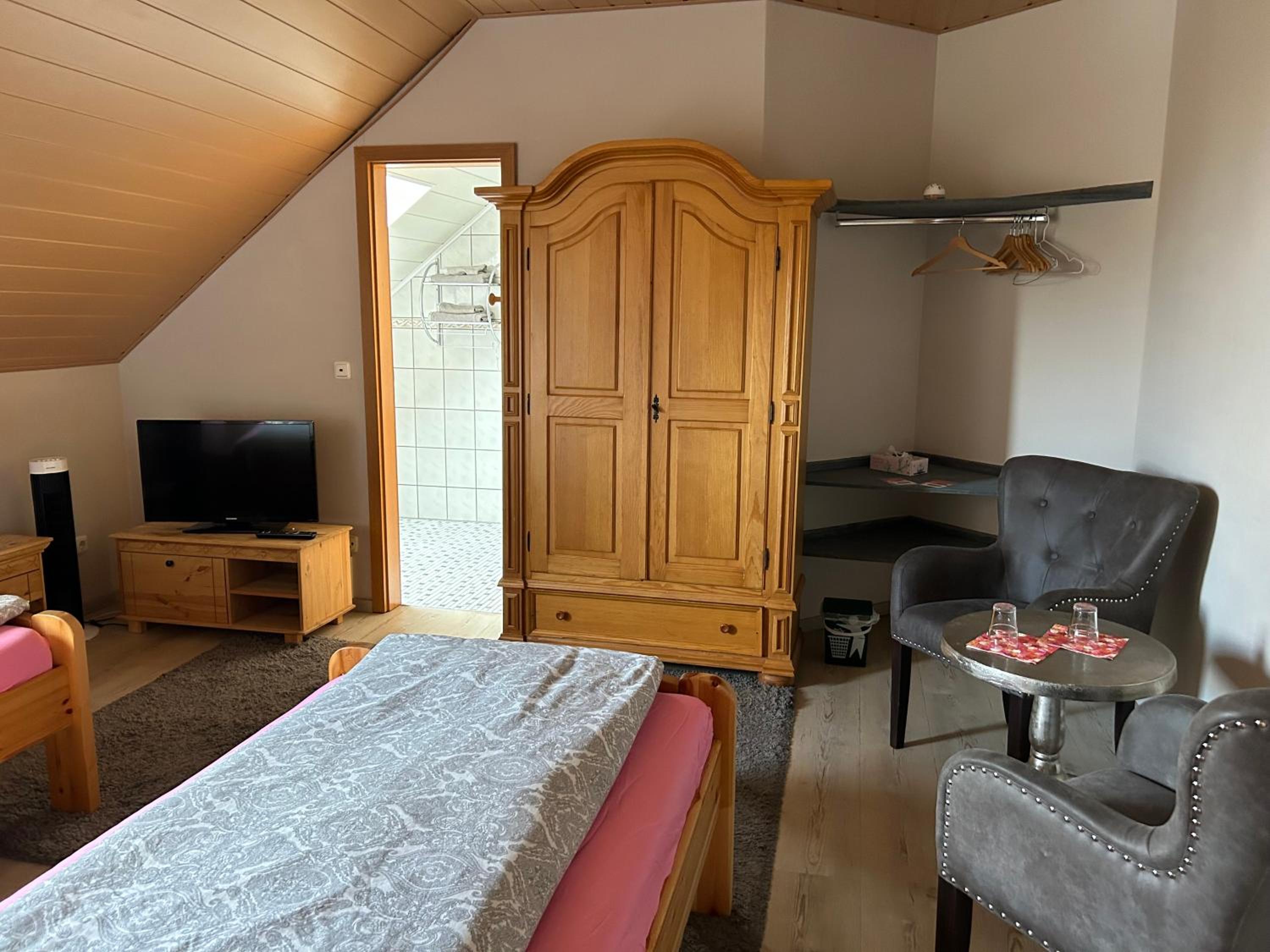 Double or Twin Room photo 3