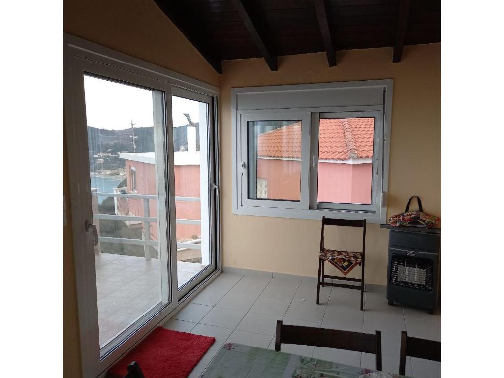 One-Bedroom House photo 2