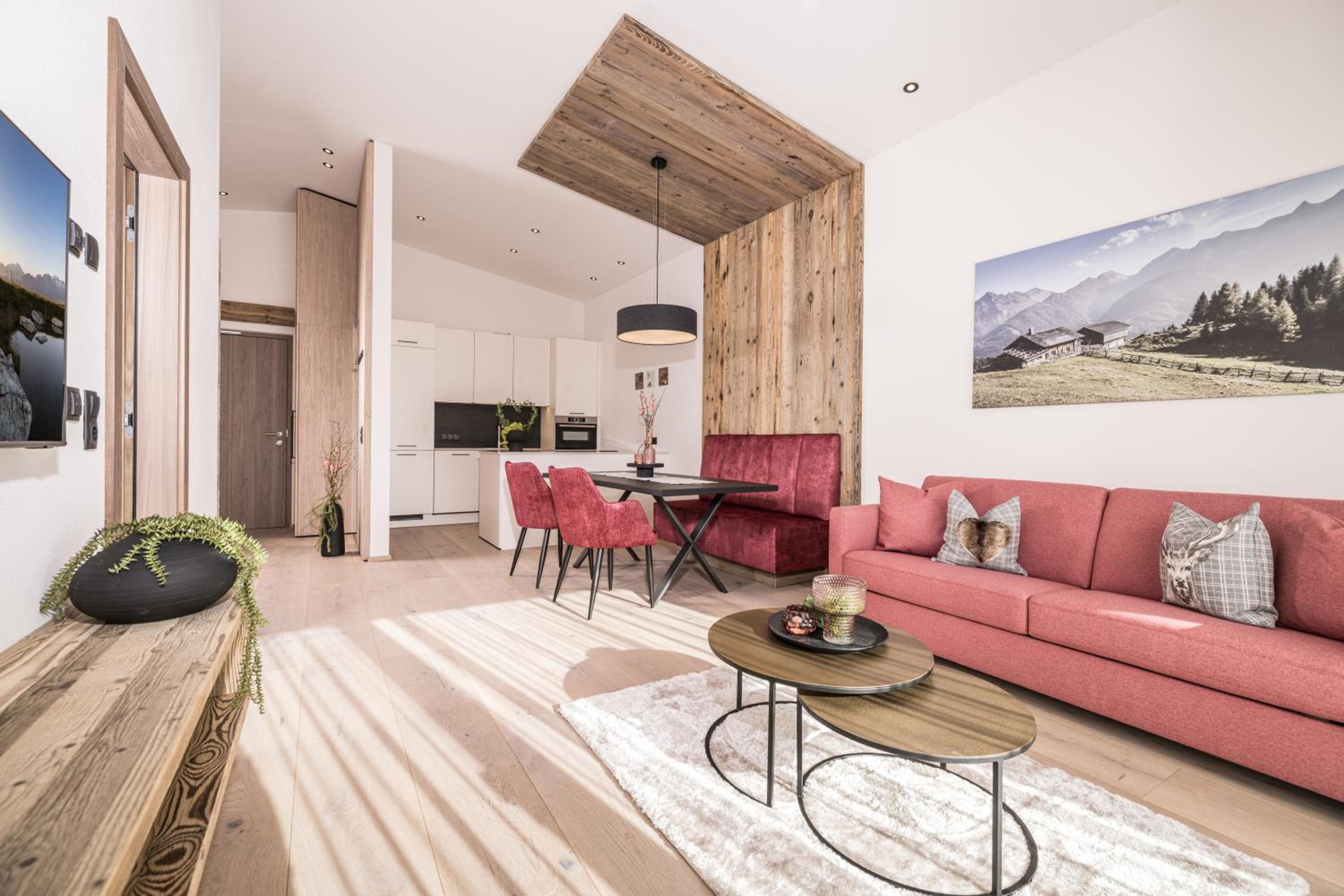 Apartment with Mountain View