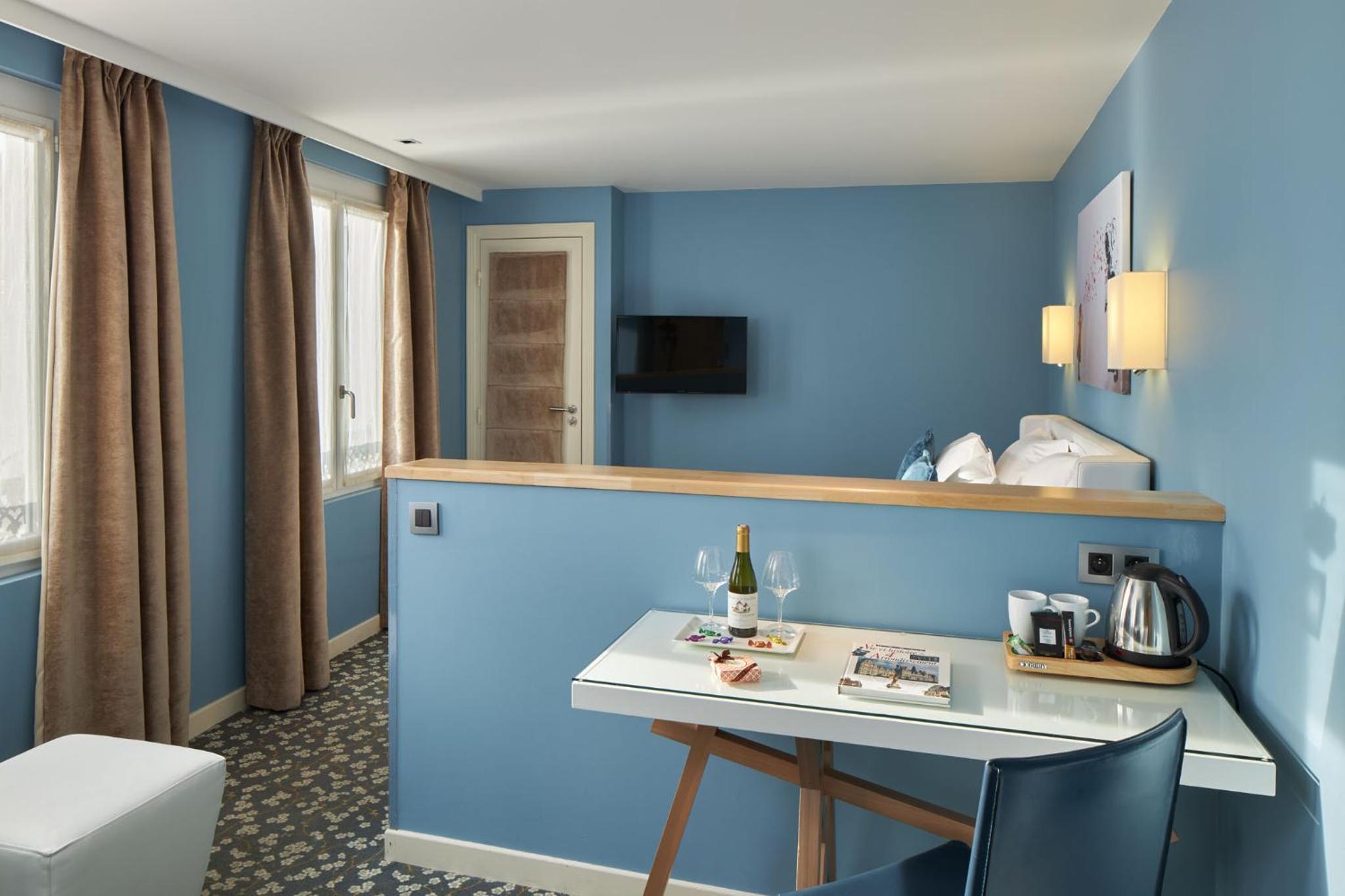 Triple Room with Bath photo 3
