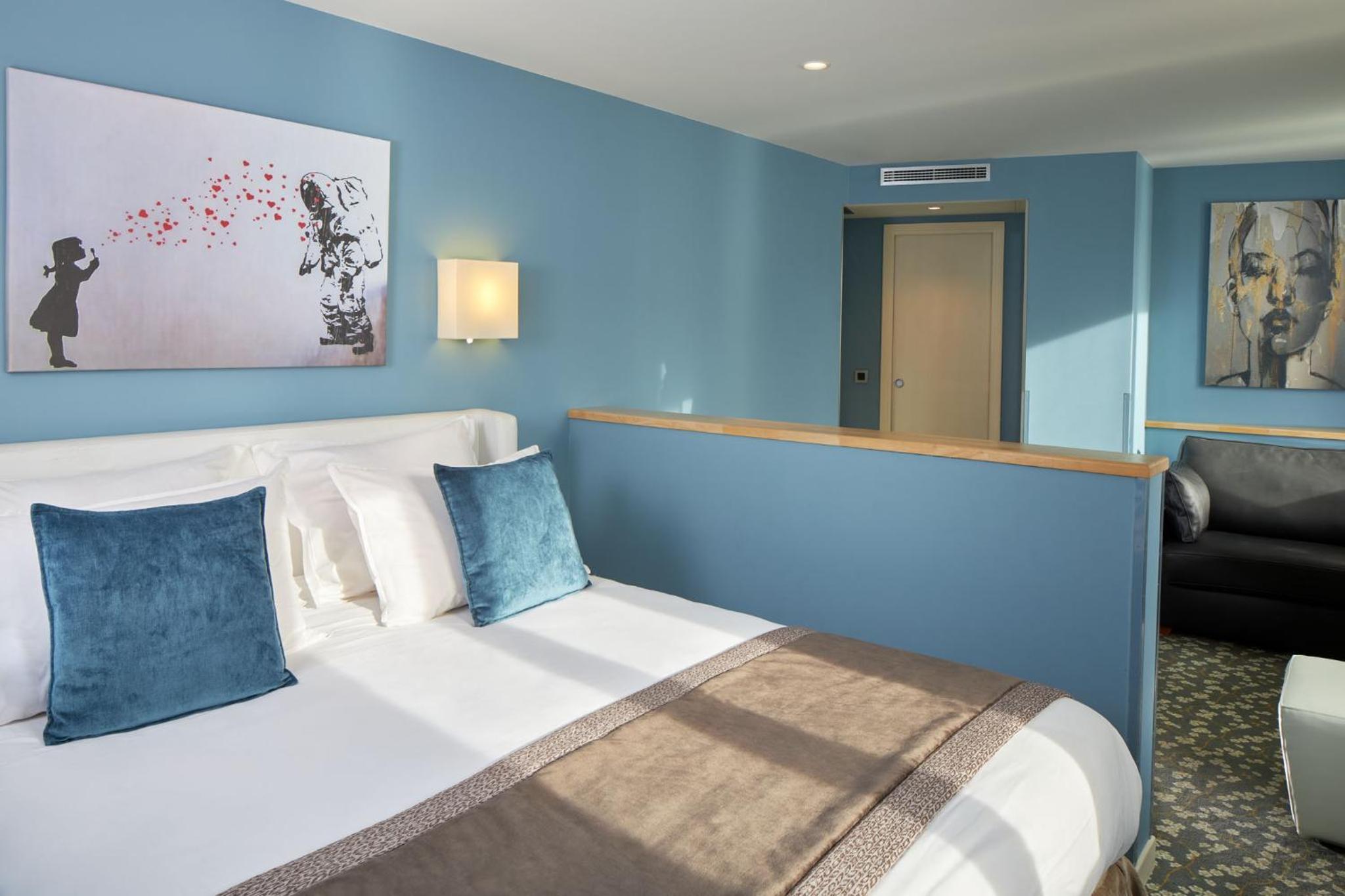 Triple Room with Bath photo 1