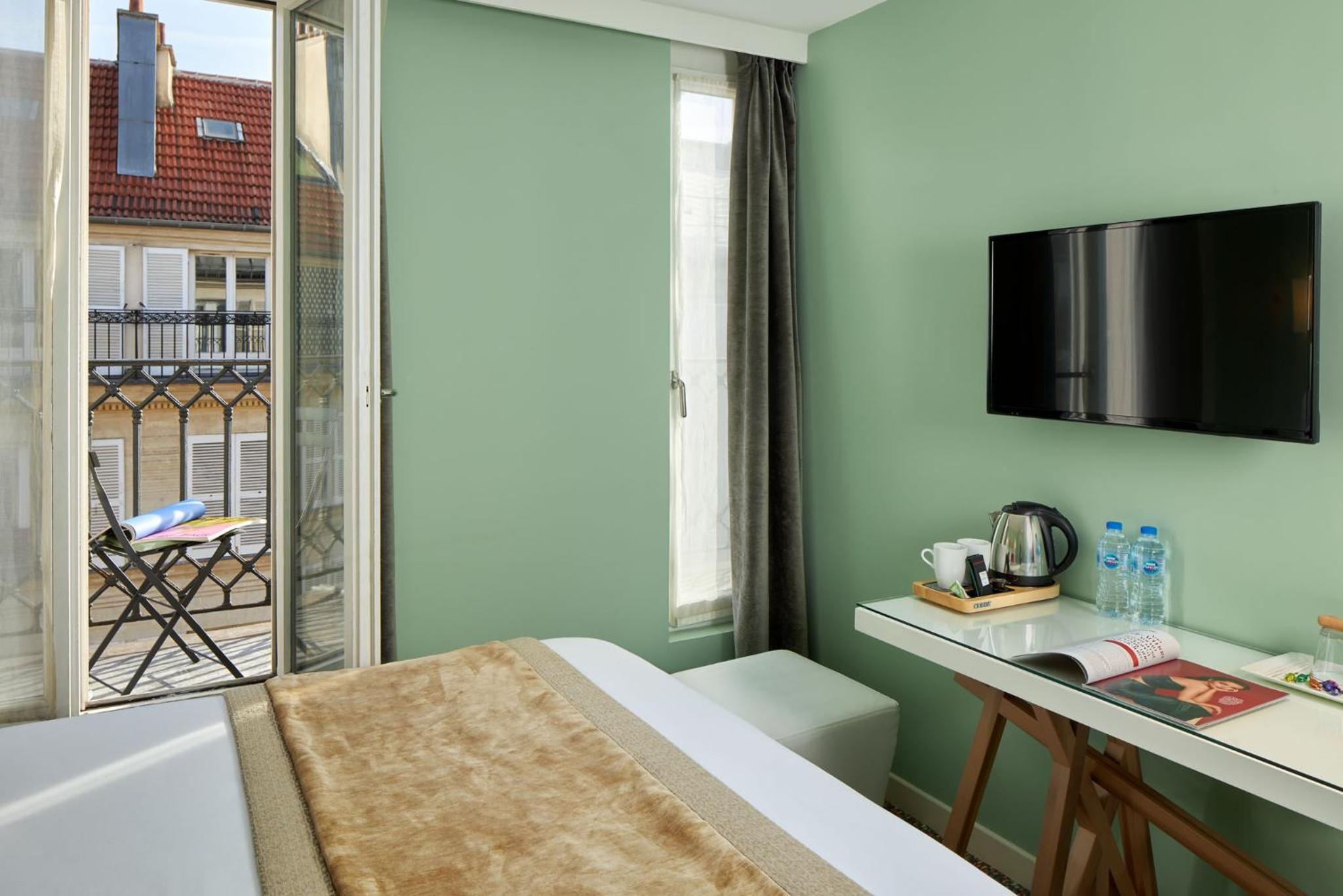 Double Room with Balcony photo 2