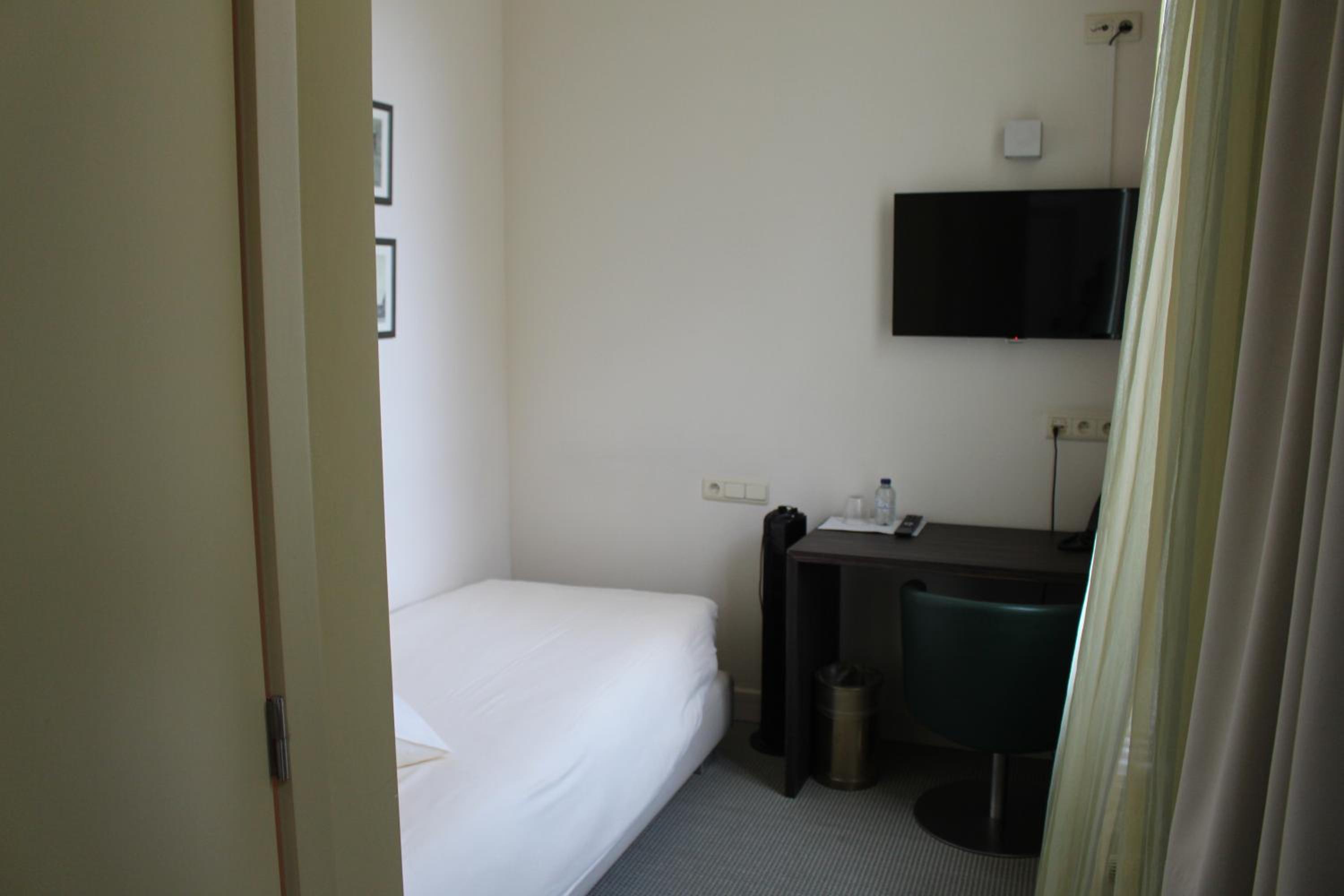 Budget Single Room photo 2