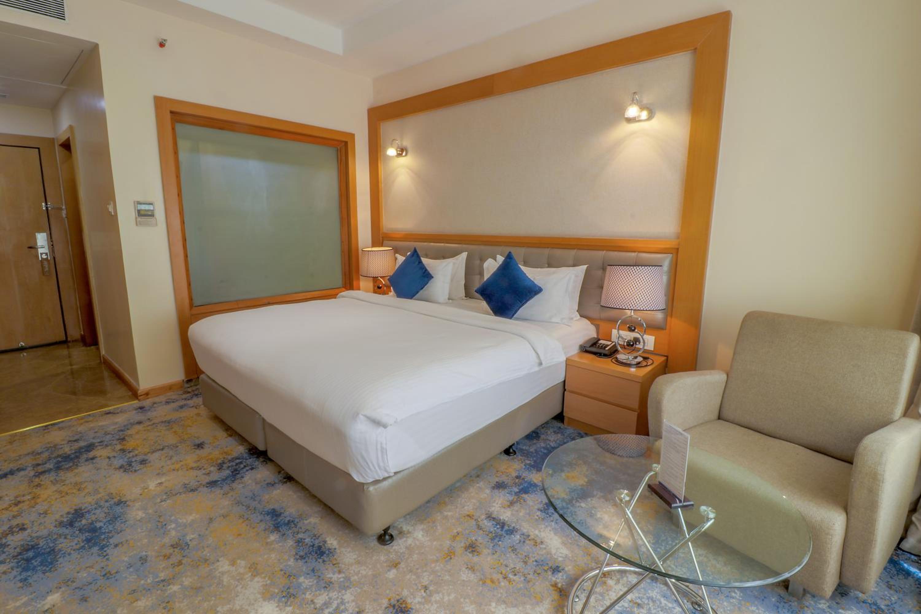 Standard Room – Commercial View photo 3