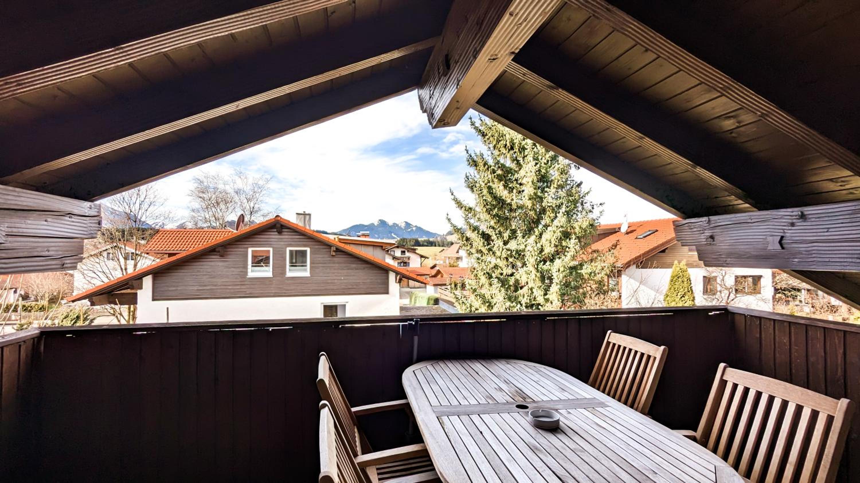 Apartment with Balcony photo 3