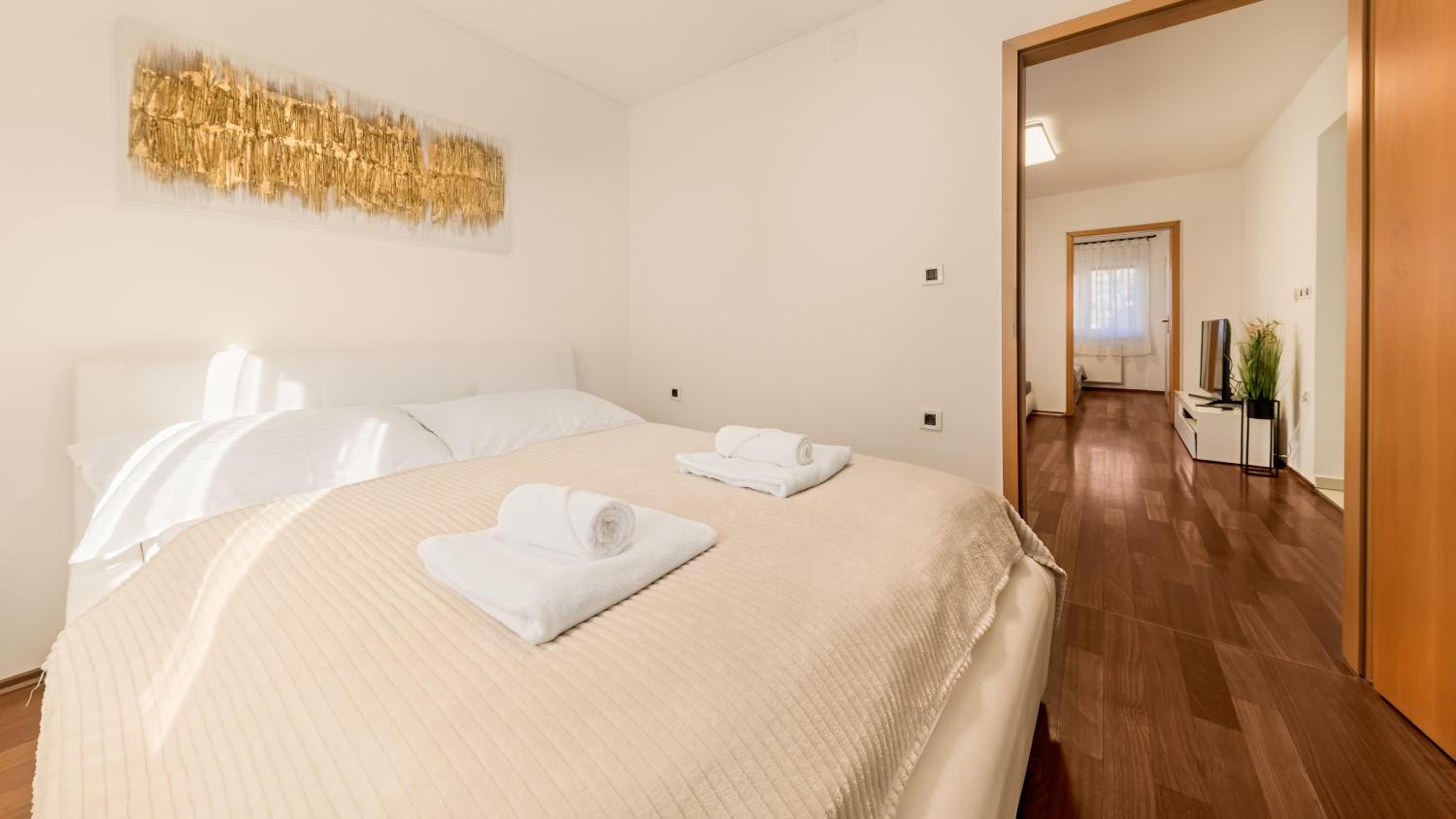 Two-Bedroom Apartment - Photo 16