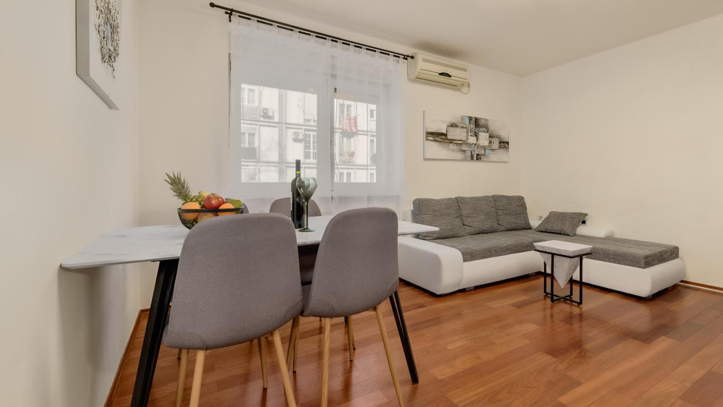 Two-Bedroom Apartment - Photo 2