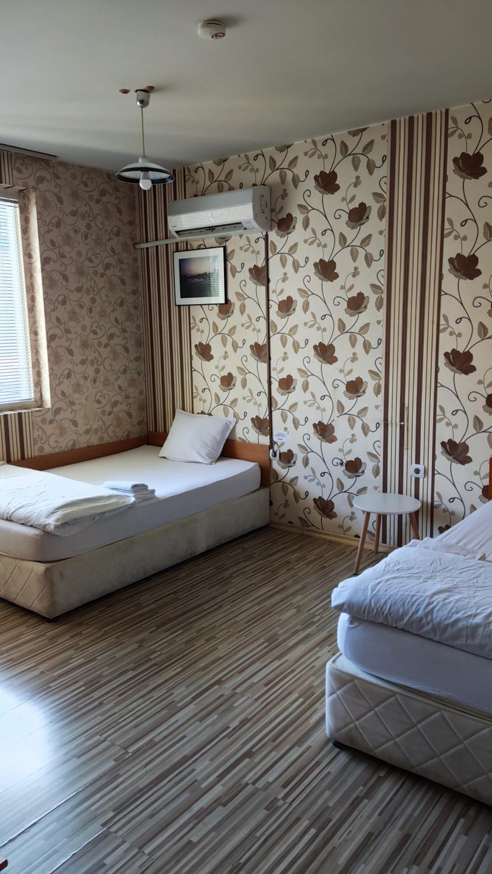 Twin Room with Bathroom photo 2